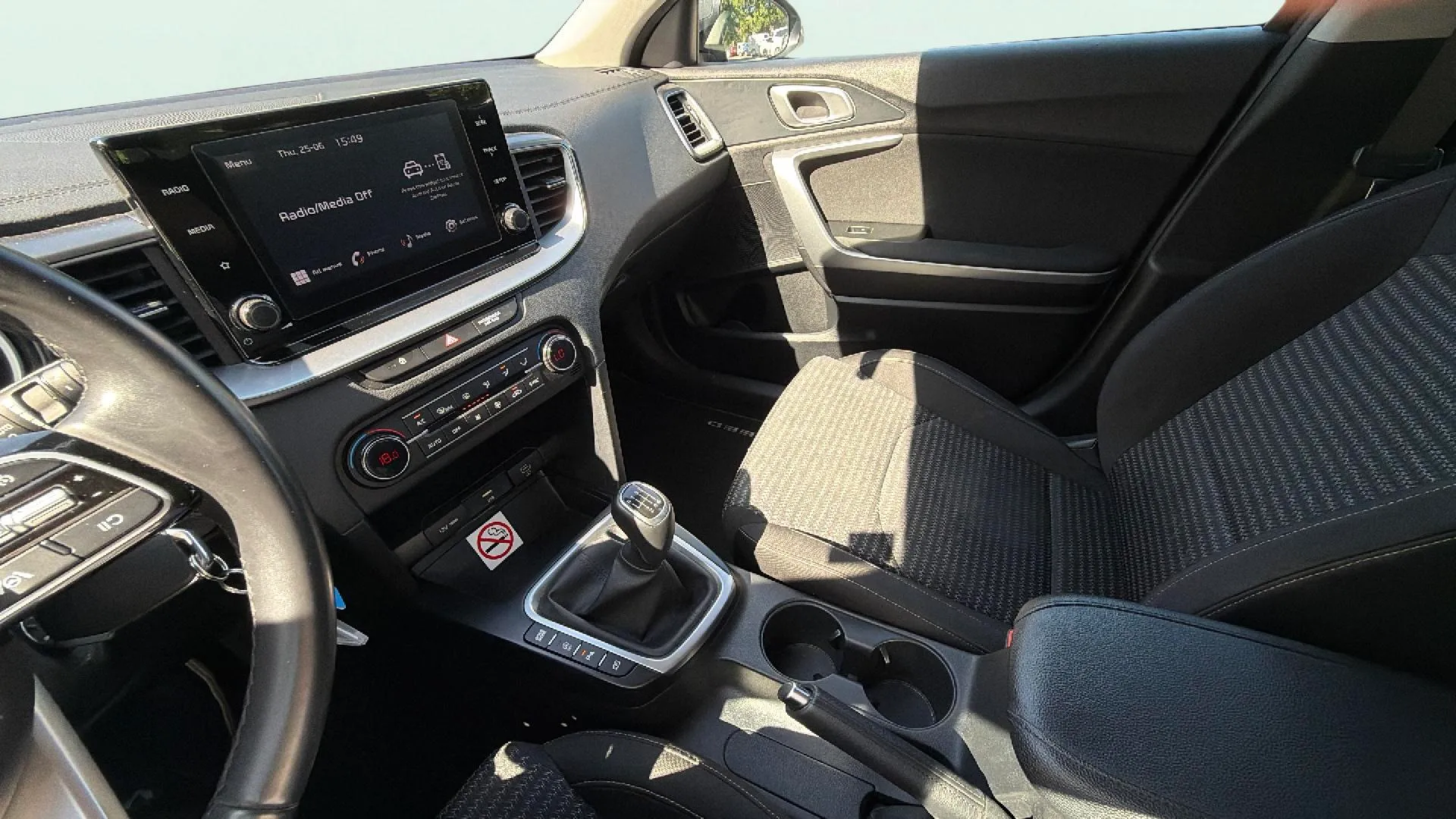 Kia Ceed 1.6 MHEV iMT Drive - foto 17