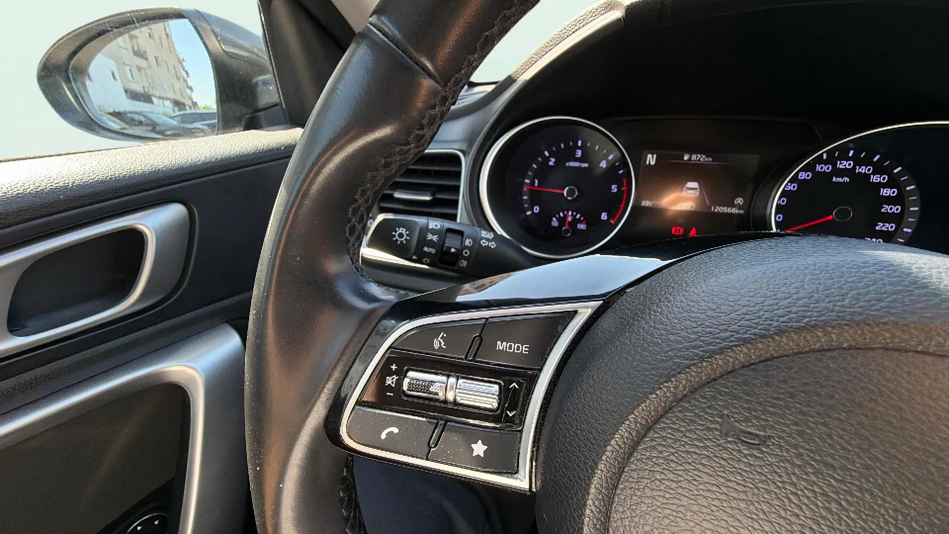 Kia Ceed 1.6 MHEV iMT Drive - foto 24