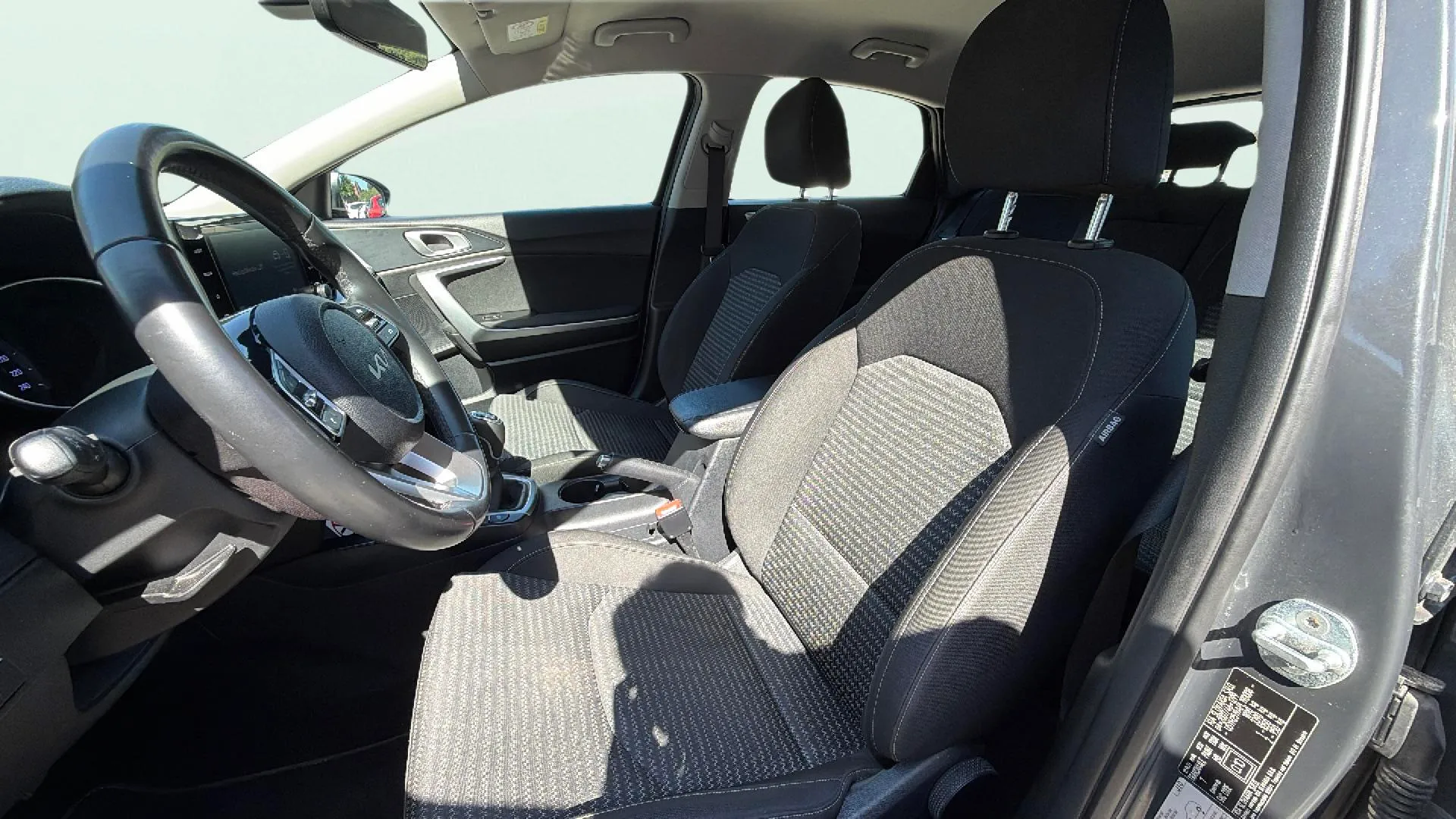 Kia Ceed 1.6 MHEV iMT Drive - foto 19