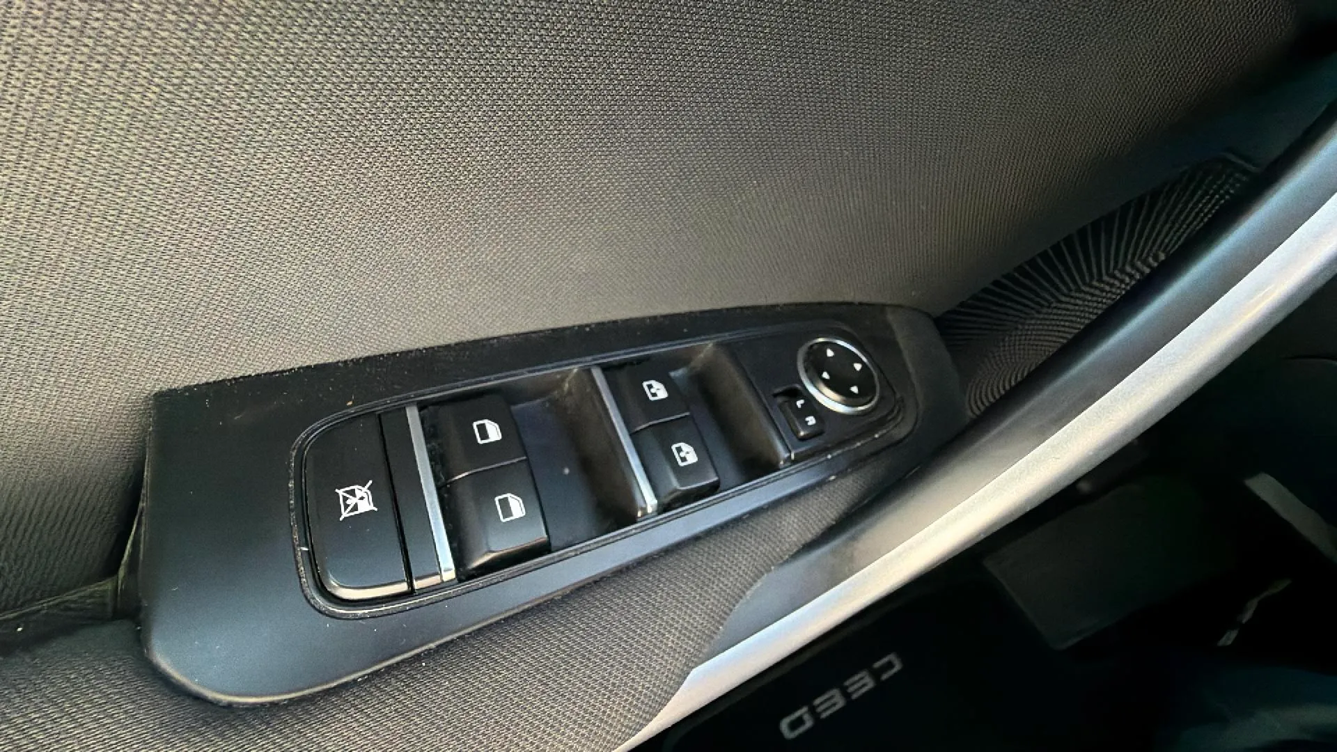 Kia Ceed 1.6 MHEV iMT Drive - foto 26