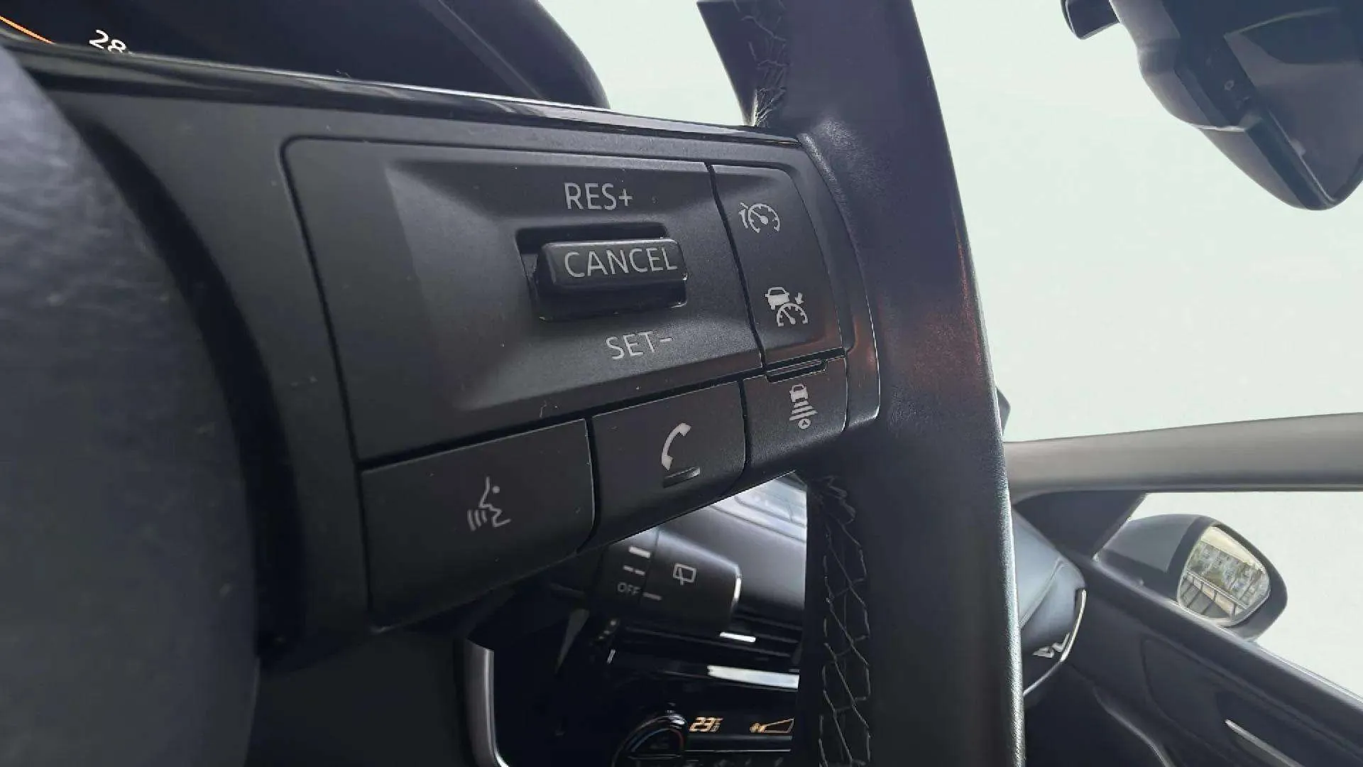 Nissan Qashqai DIG-T mHEV Xtronic Tekna - foto 15
