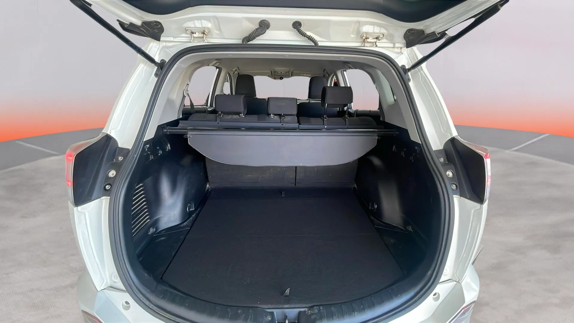 Toyota RAV4 2.0D 150D 2WD Advance - foto 11