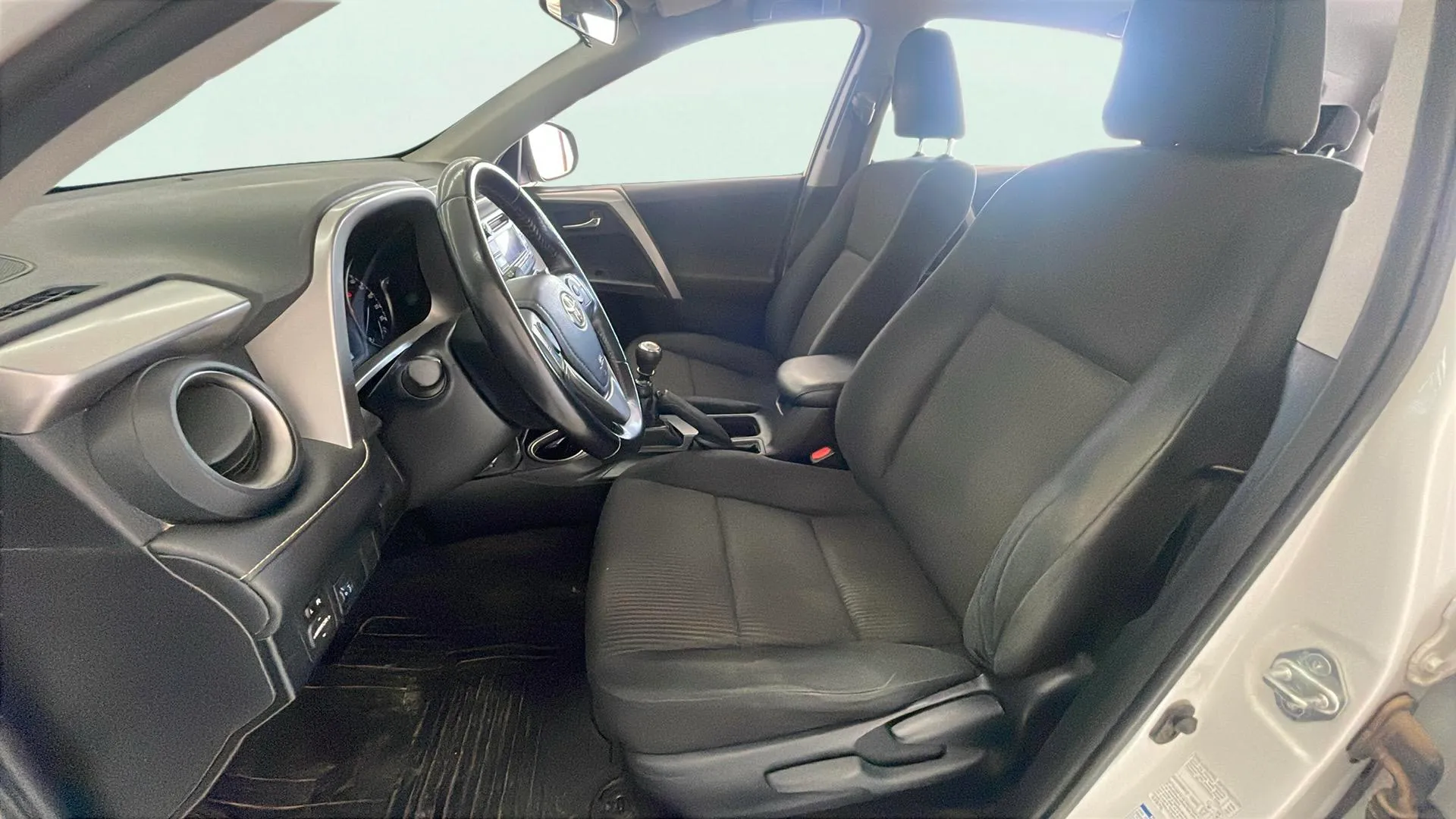Toyota RAV4 2.0D 150D 2WD Advance - foto 9
