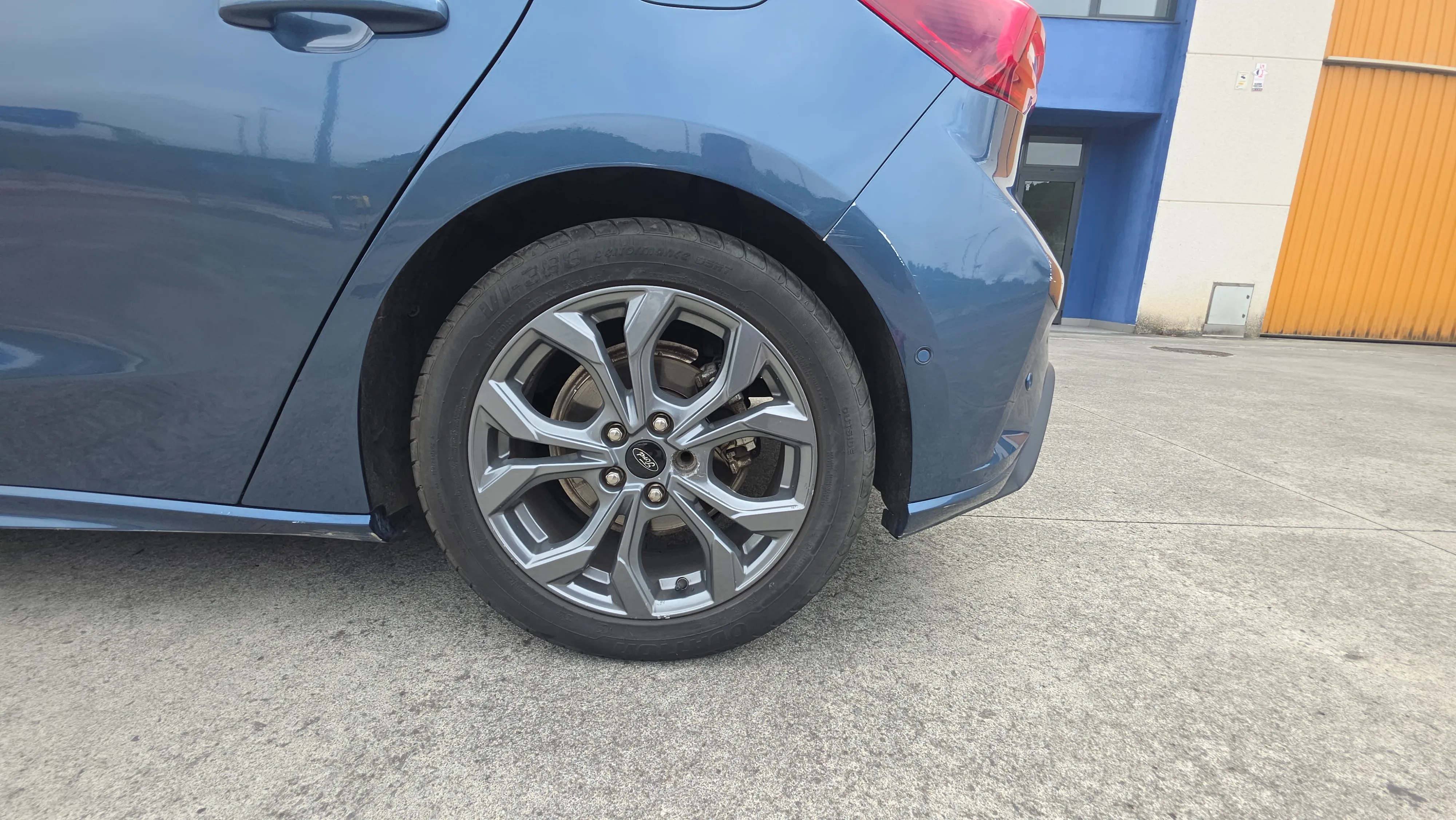 Ford Focus 1.0 EcoBoost MHEV Active - foto 18