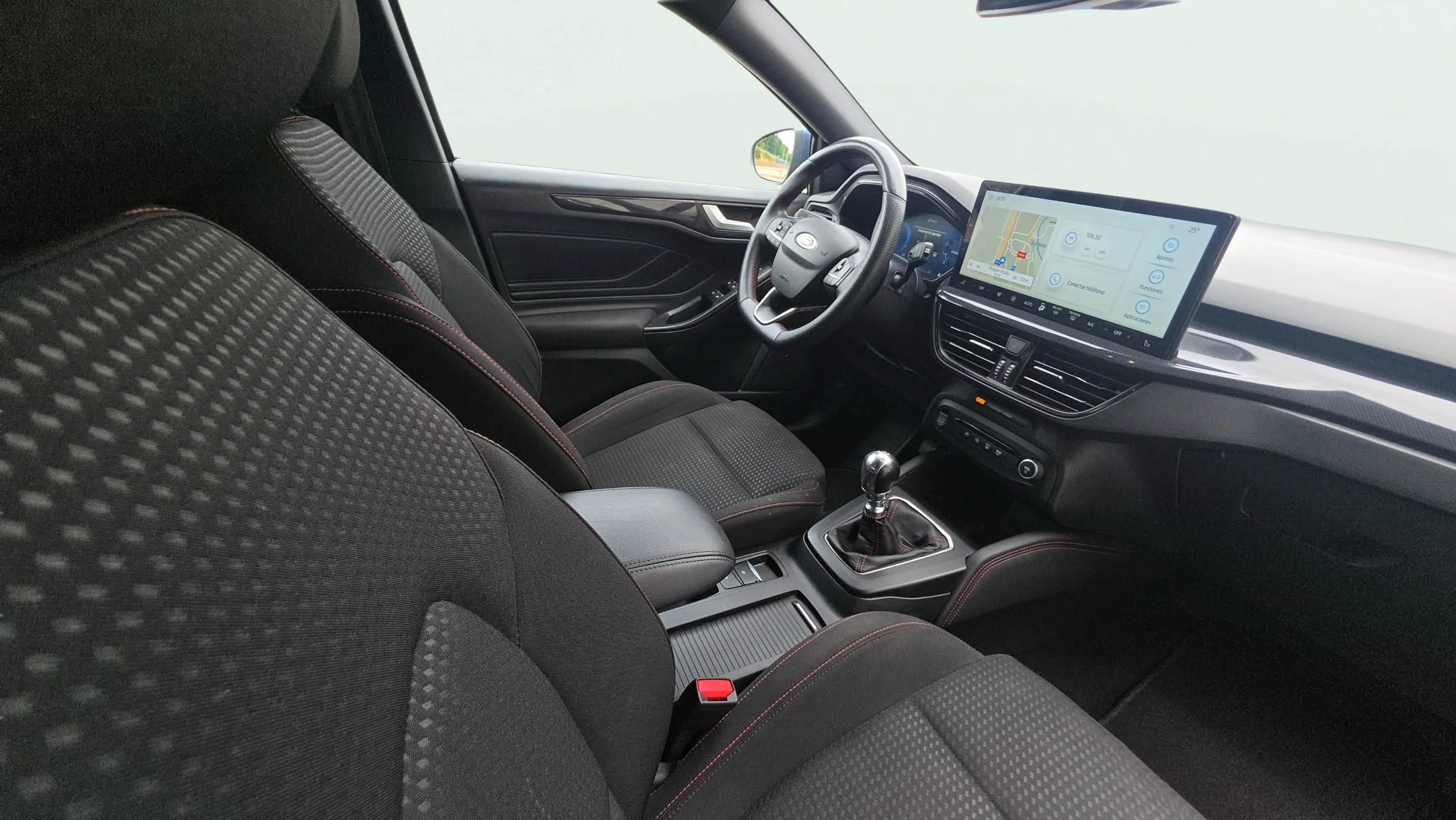 Ford Focus 1.0 EcoBoost MHEV Active - foto 11