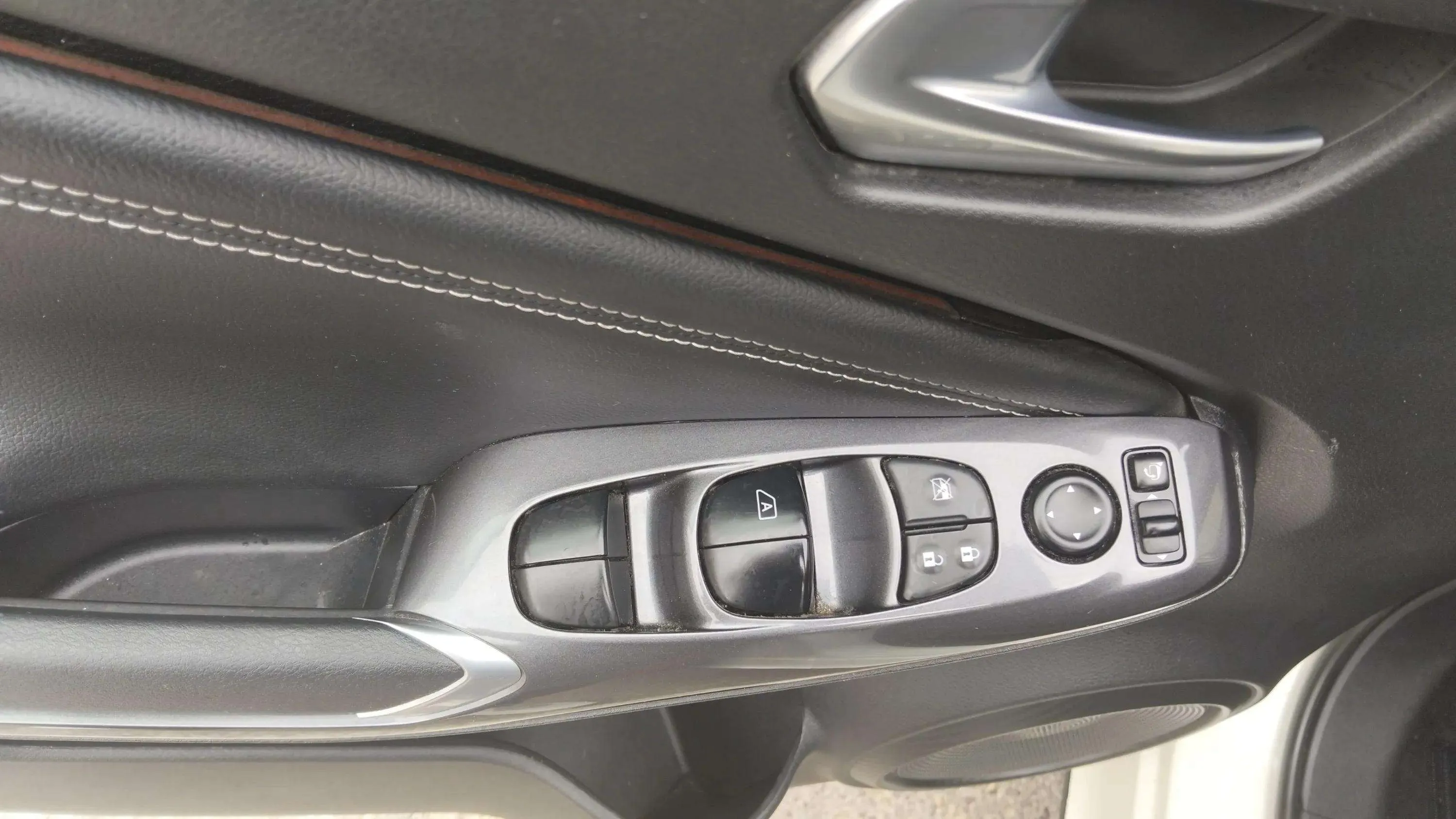 Nissan Juke DIG-T Tekna - foto 17