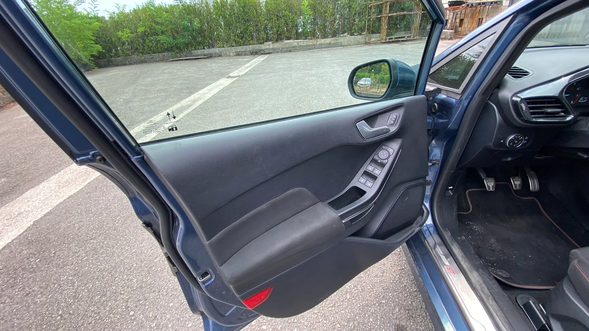 Ford Fiesta 1.0 EcoBoost MHEV ST-Line - foto 26