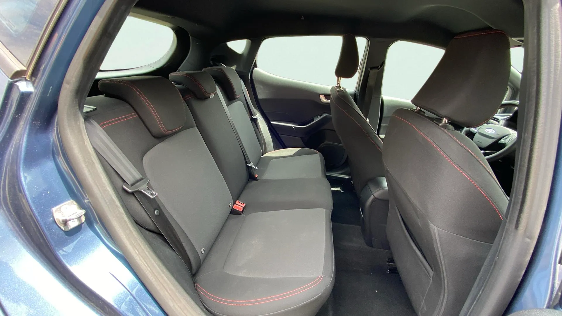 Ford Fiesta 1.0 EcoBoost MHEV ST-Line - foto 16