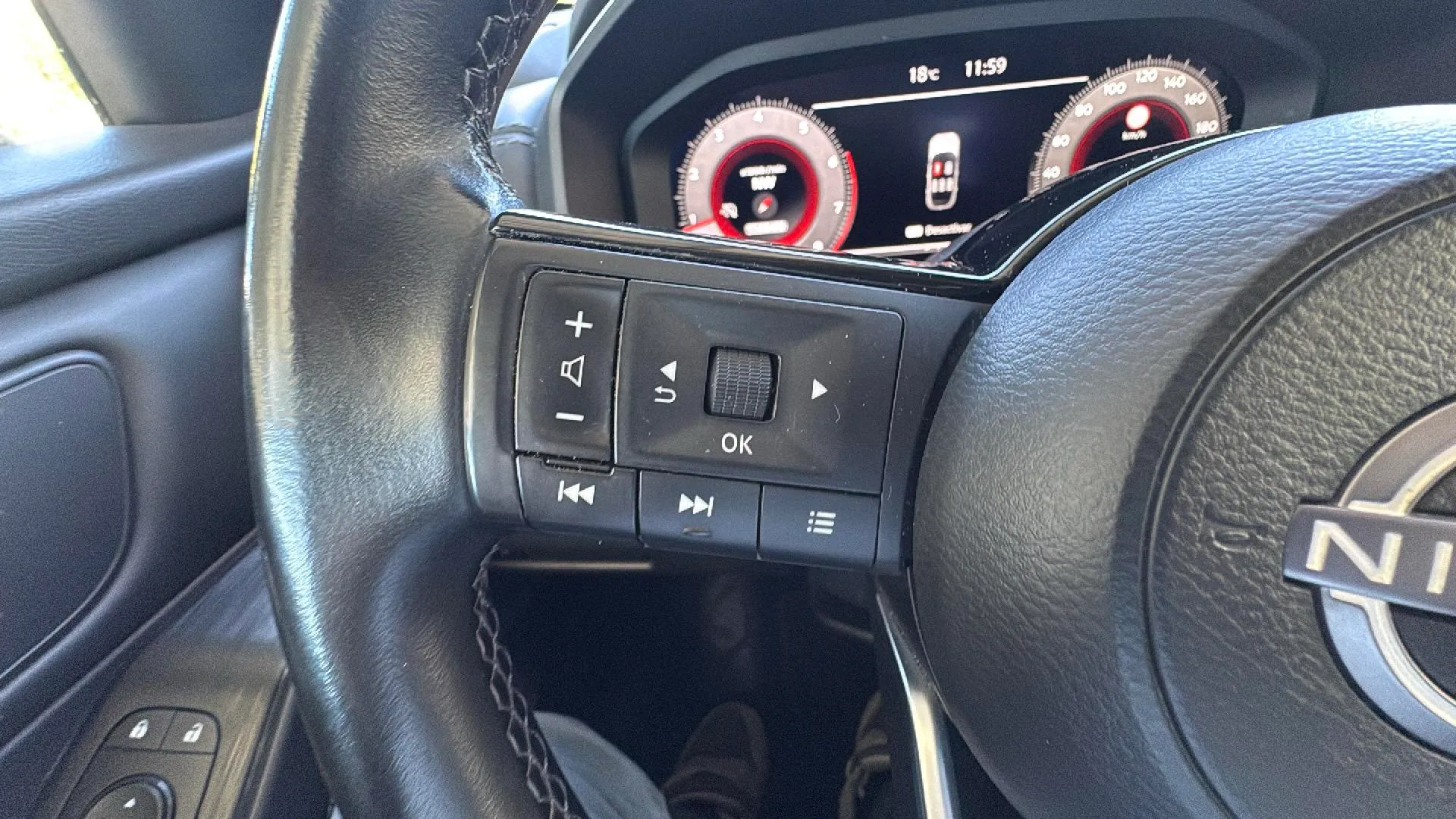 Nissan Qashqai DIG-T mHEV 4x2 Acenta - foto 9