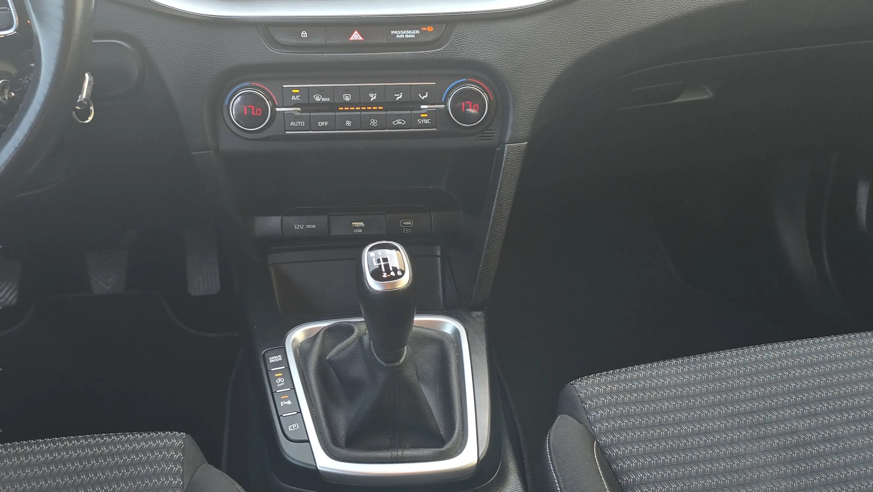 Kia Ceed 1.6 MHEV iMT Concept - foto 12
