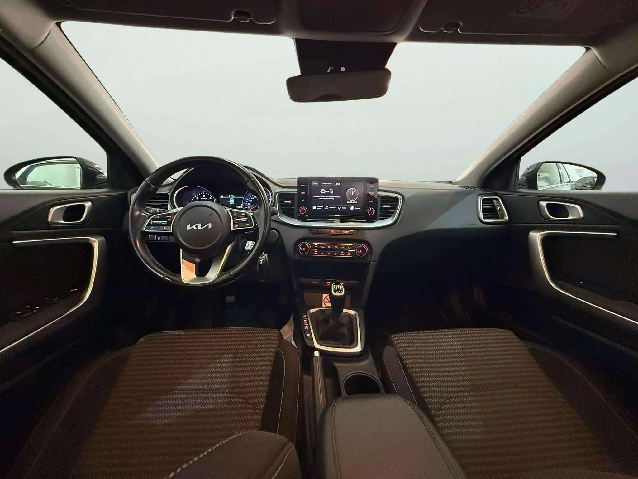 Kia Ceed 1.6 MHEV iMT Concept - foto 13