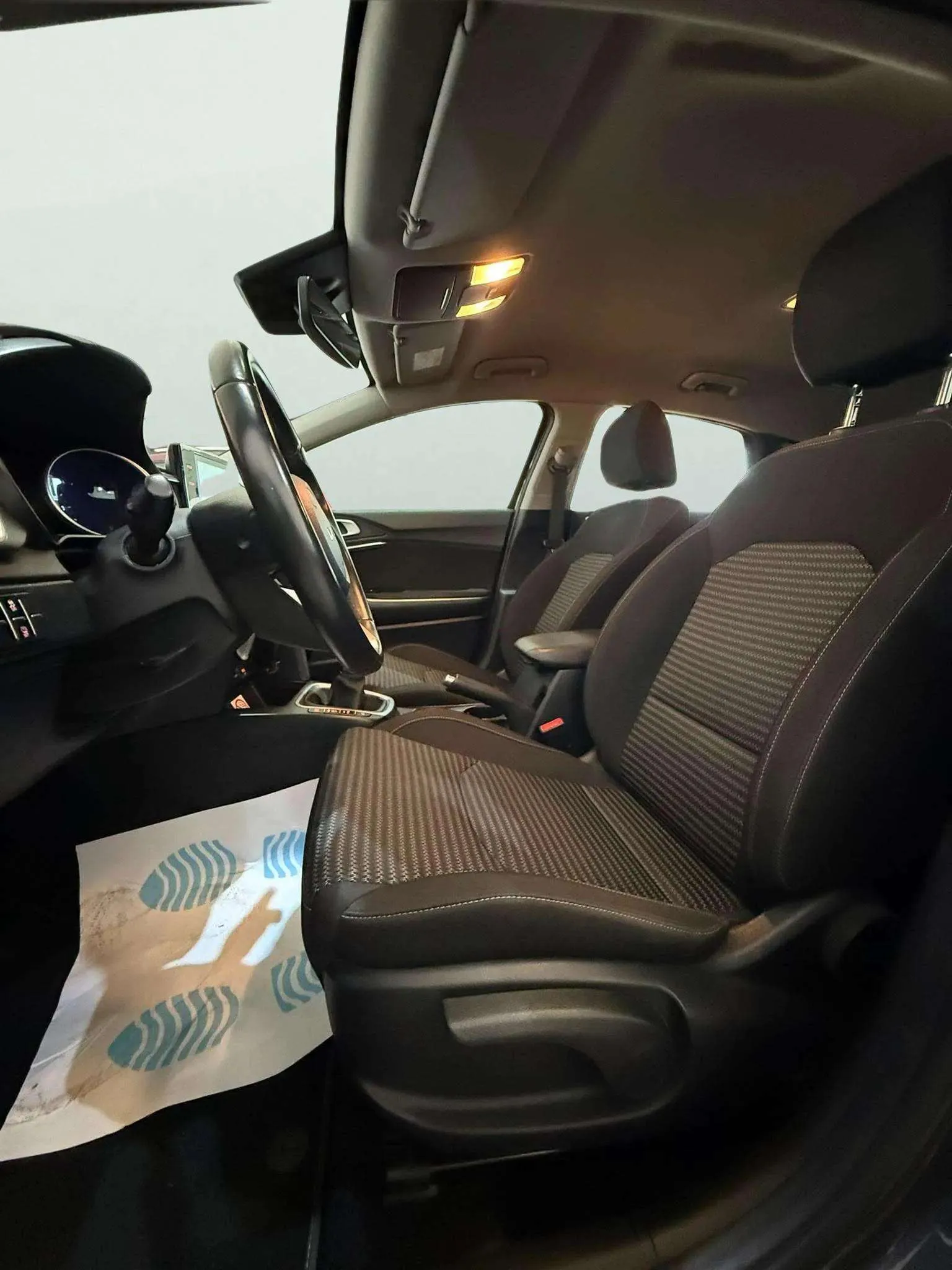 Kia Ceed 1.6 MHEV iMT Concept - foto 16