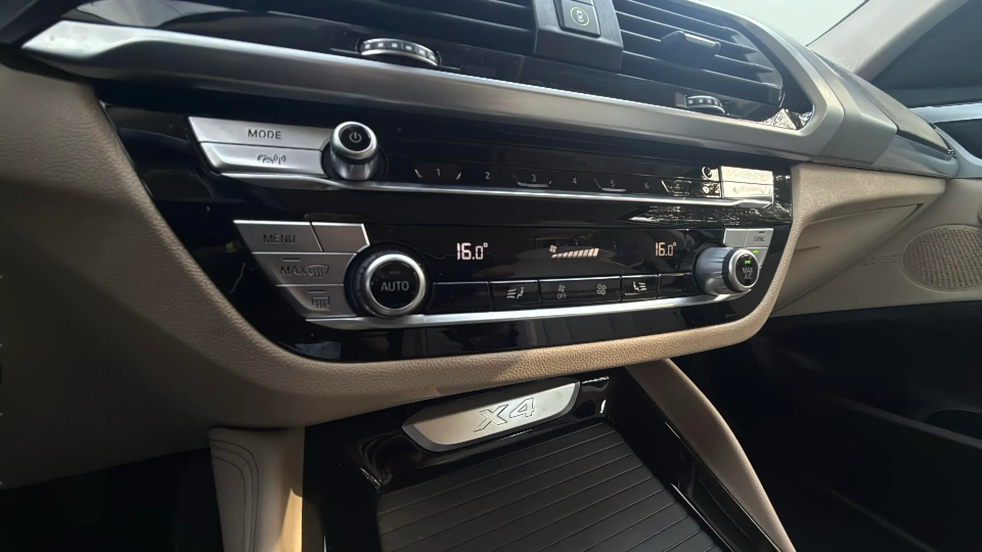 BMW X4 xDrive20d - foto 22