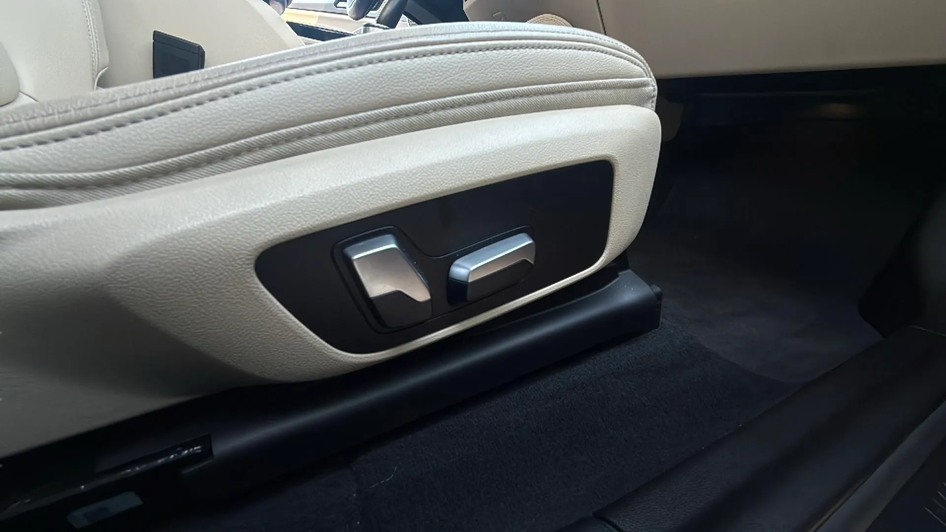 BMW X4 xDrive20d - foto 21