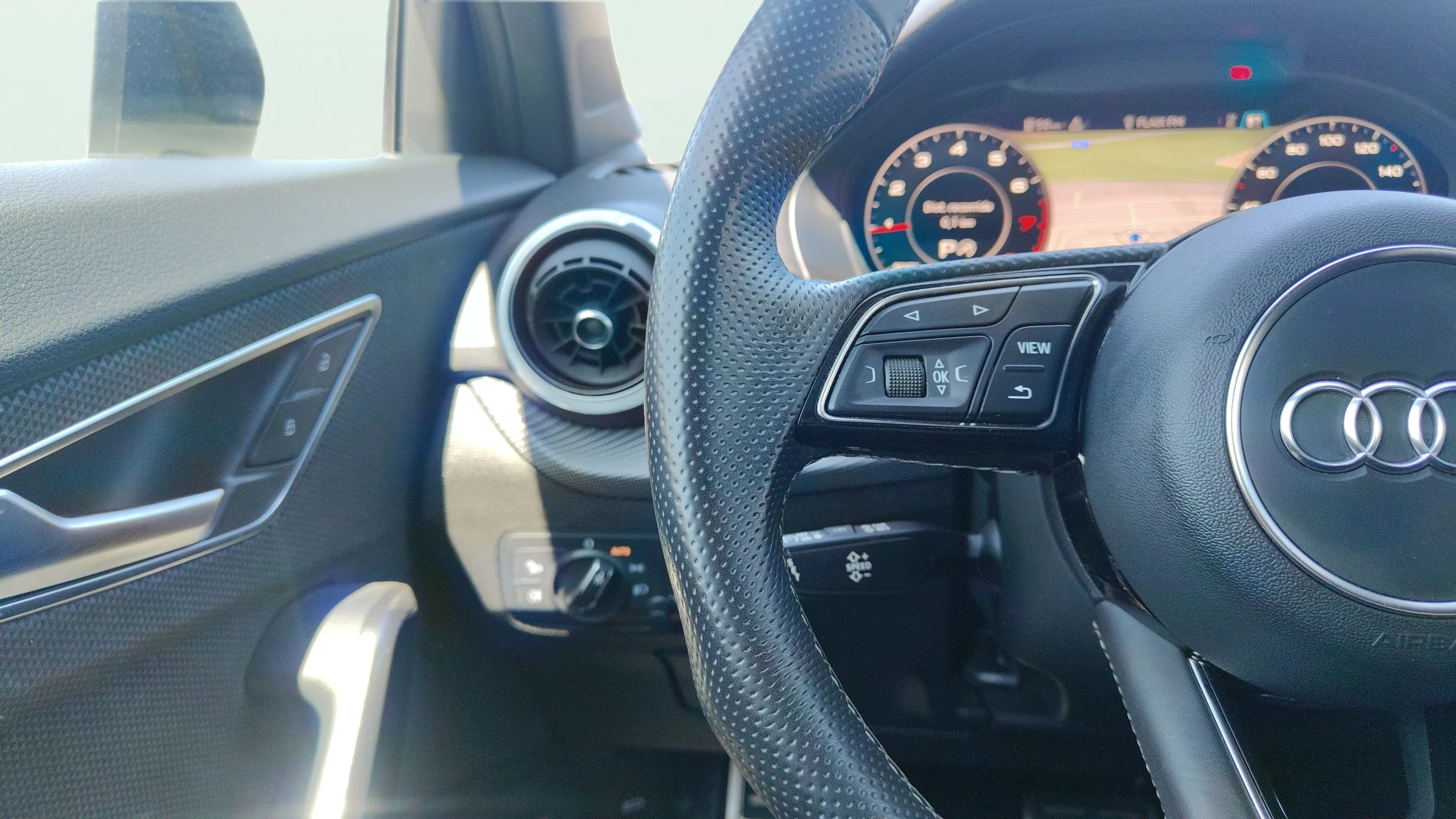 Audi Q2 Black Line 35 TFSI S tronic - foto 18
