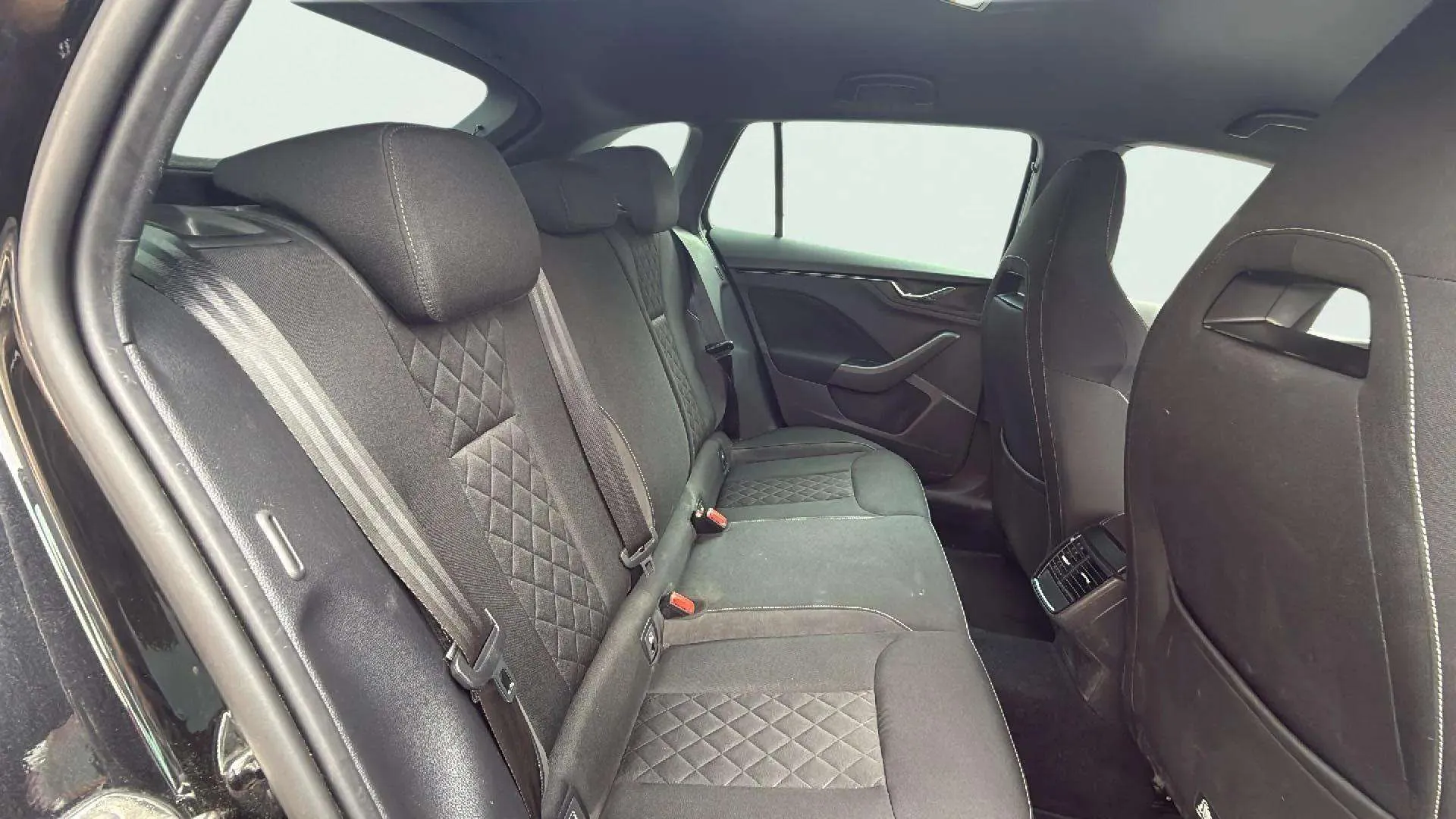 Škoda Scala 1.5 TSI DSG Sport - foto 14