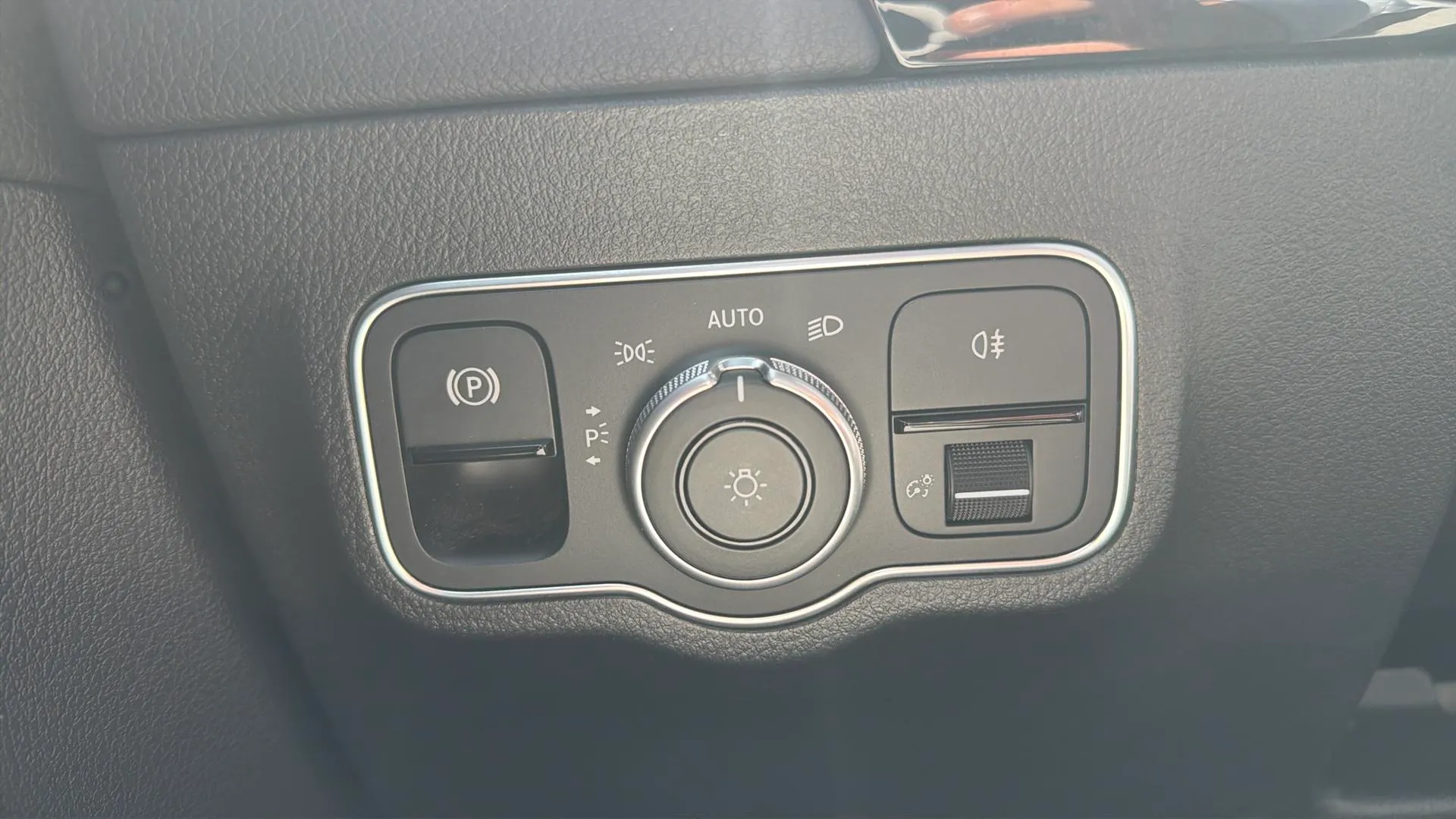 Mercedes-Benz GLA 250 e - foto 23
