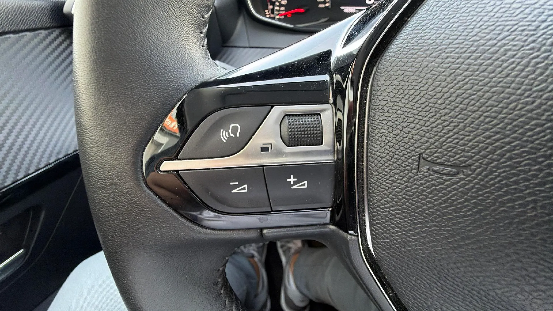 Peugeot 208 Style Gasolina 100 - foto 24