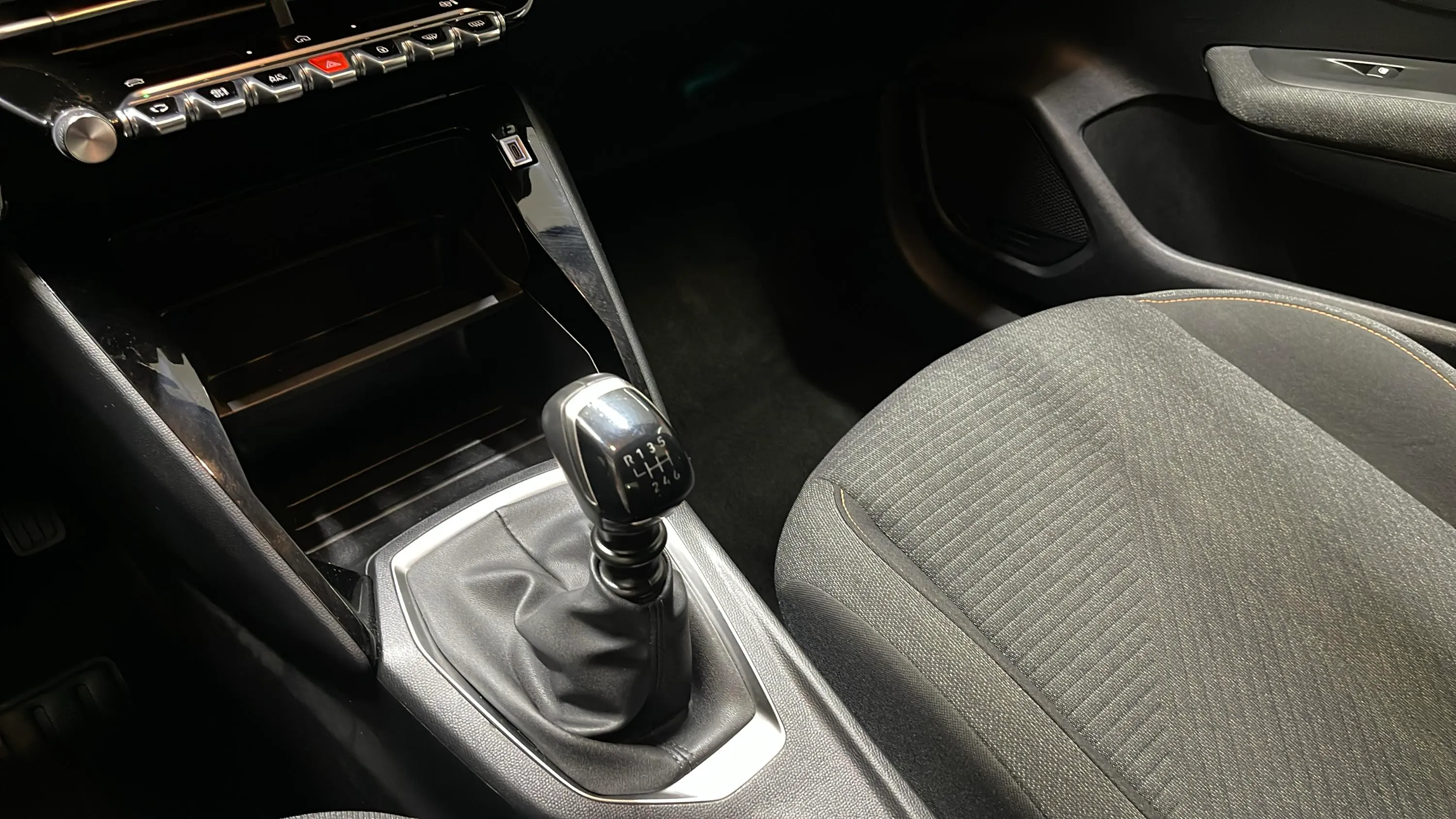 Peugeot 208 Style Gasolina 100 - foto 18