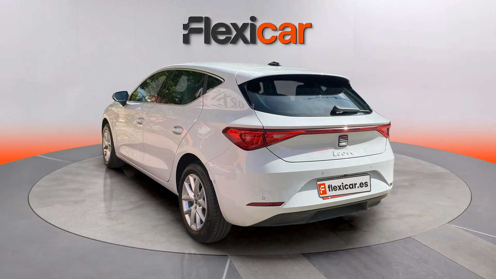 SEAT León 1.5 eTSI DSG-7 Style XL - foto 4