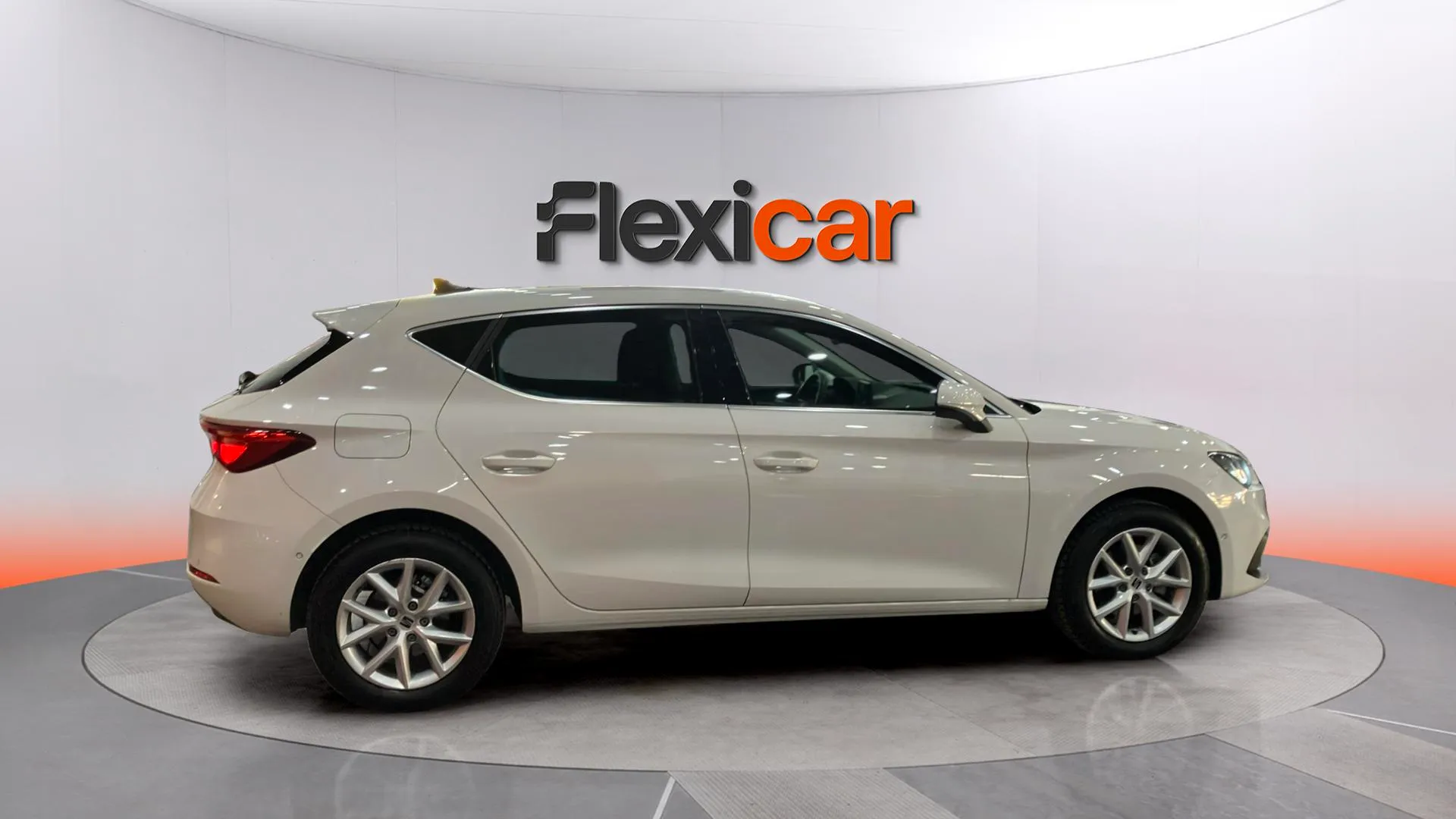SEAT León 1.5 eTSI DSG-7 Style XM - foto 8