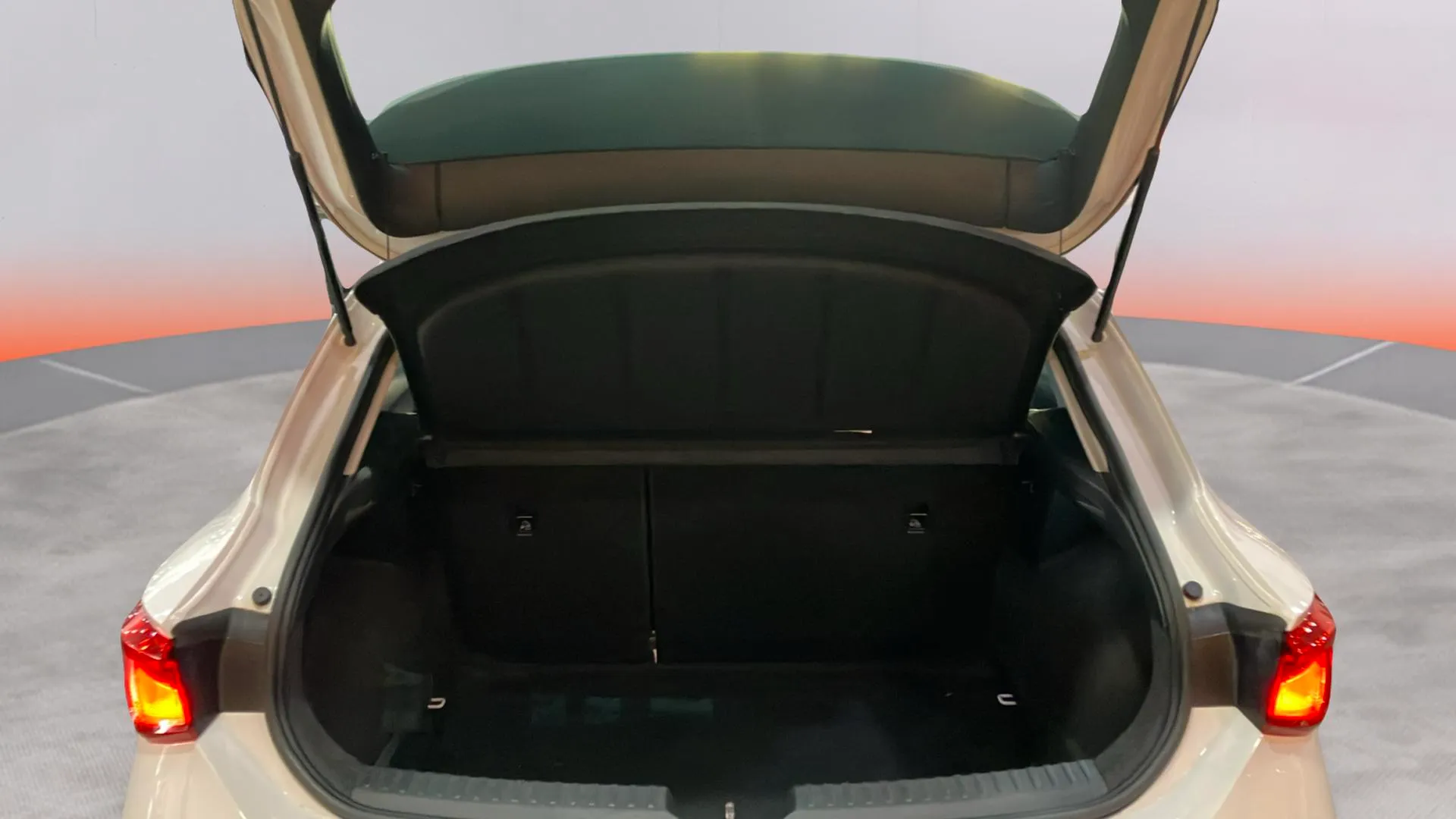 SEAT León 1.5 eTSI DSG-7 Style XM - foto 17