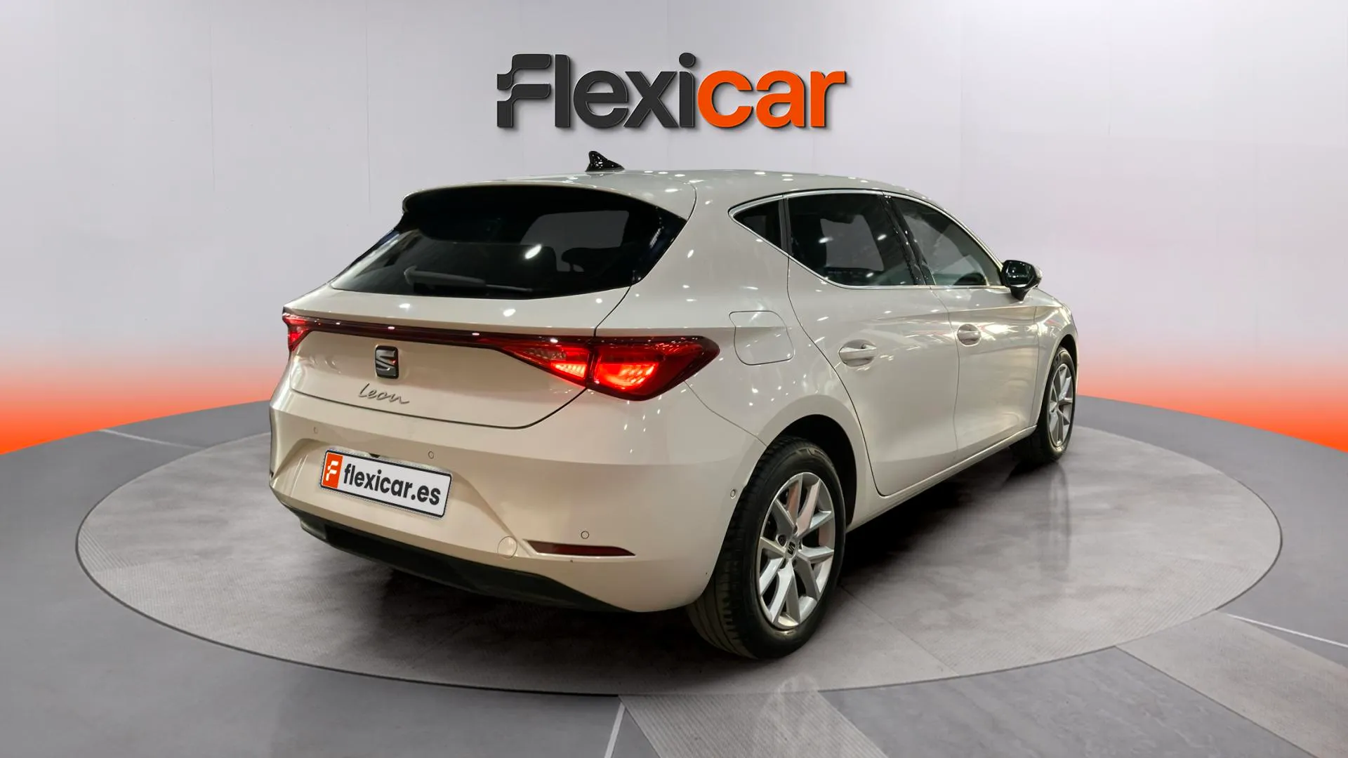 SEAT León 1.5 eTSI DSG-7 Style XM - foto 7