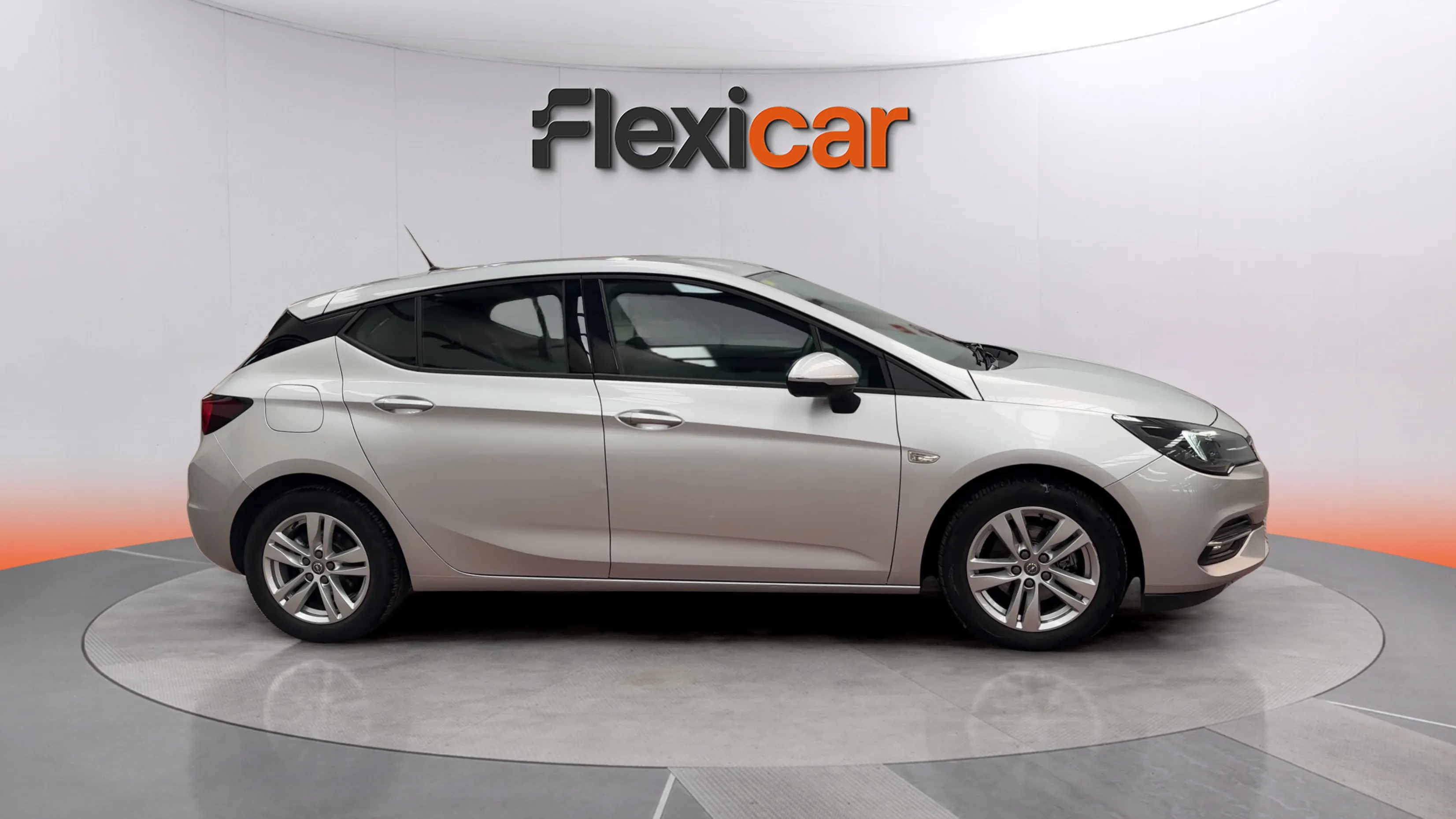Opel Astra 1.2T SHL 2020 - foto 5