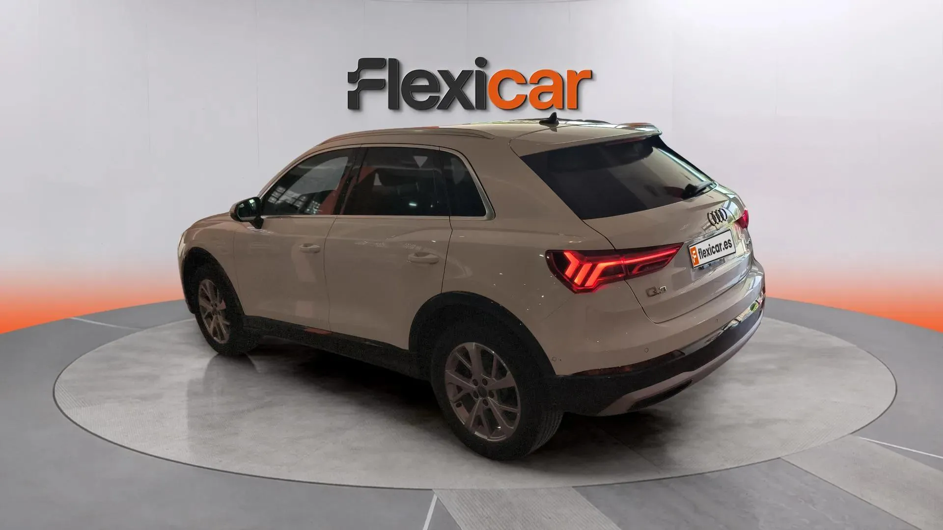Audi Q3 35 TFSI - foto 4