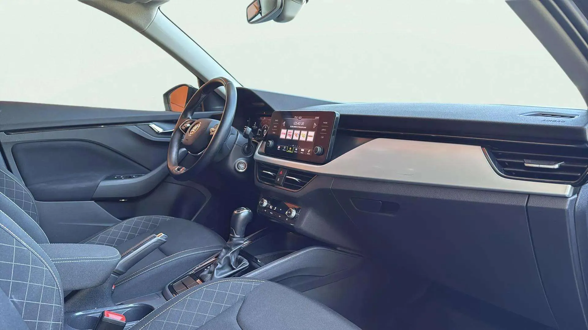 Škoda Kamiq 1.0 TSI DSG Ambition - foto 21