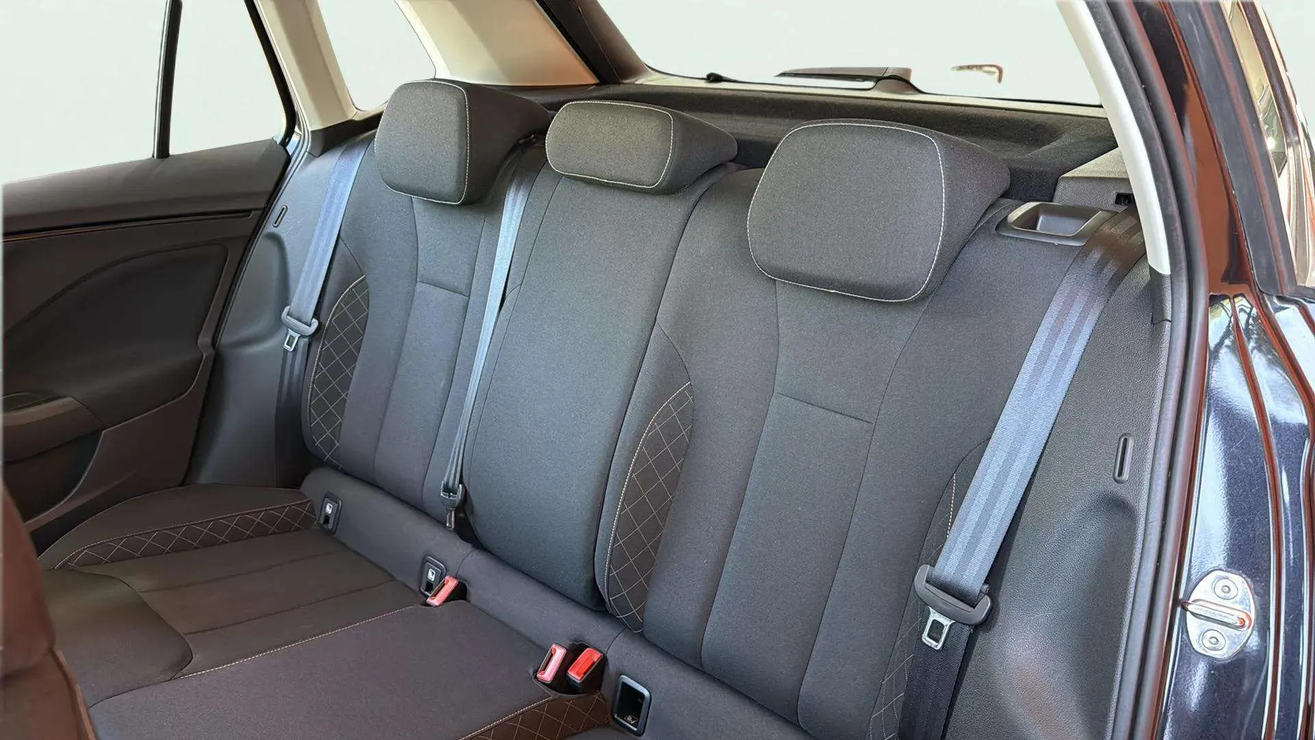 Škoda Kamiq 1.0 TSI DSG Ambition - foto 23