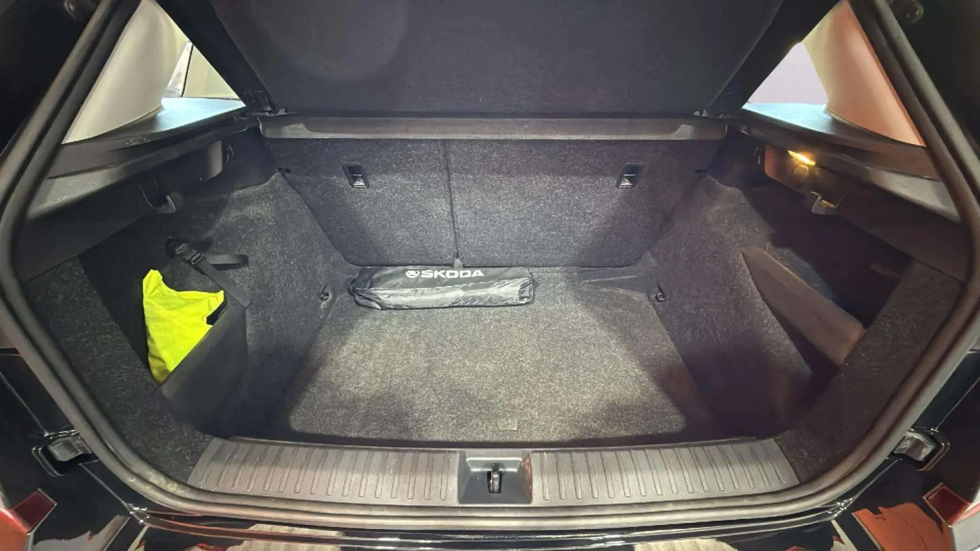 Škoda Kamiq 1.0 TSI DSG Ambition - foto 5