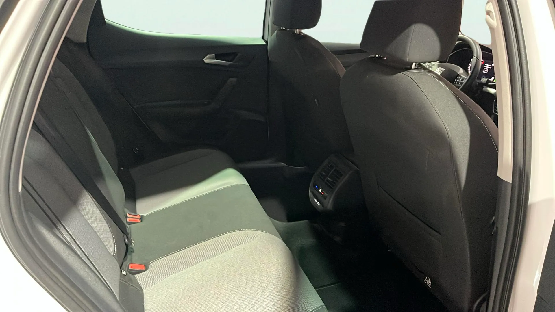 SEAT León SP 1.5 eTSI DSG Style 25 Aniv - foto 17
