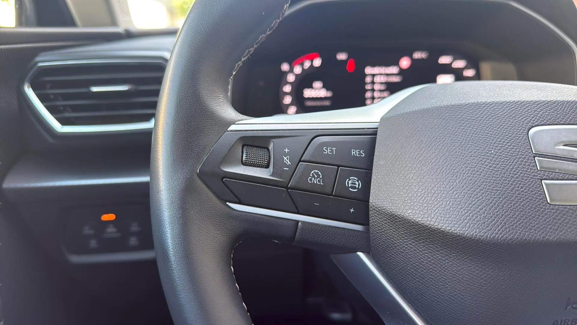 SEAT León 1.5 eTSI DSG Style 25 Aniversario - foto 15