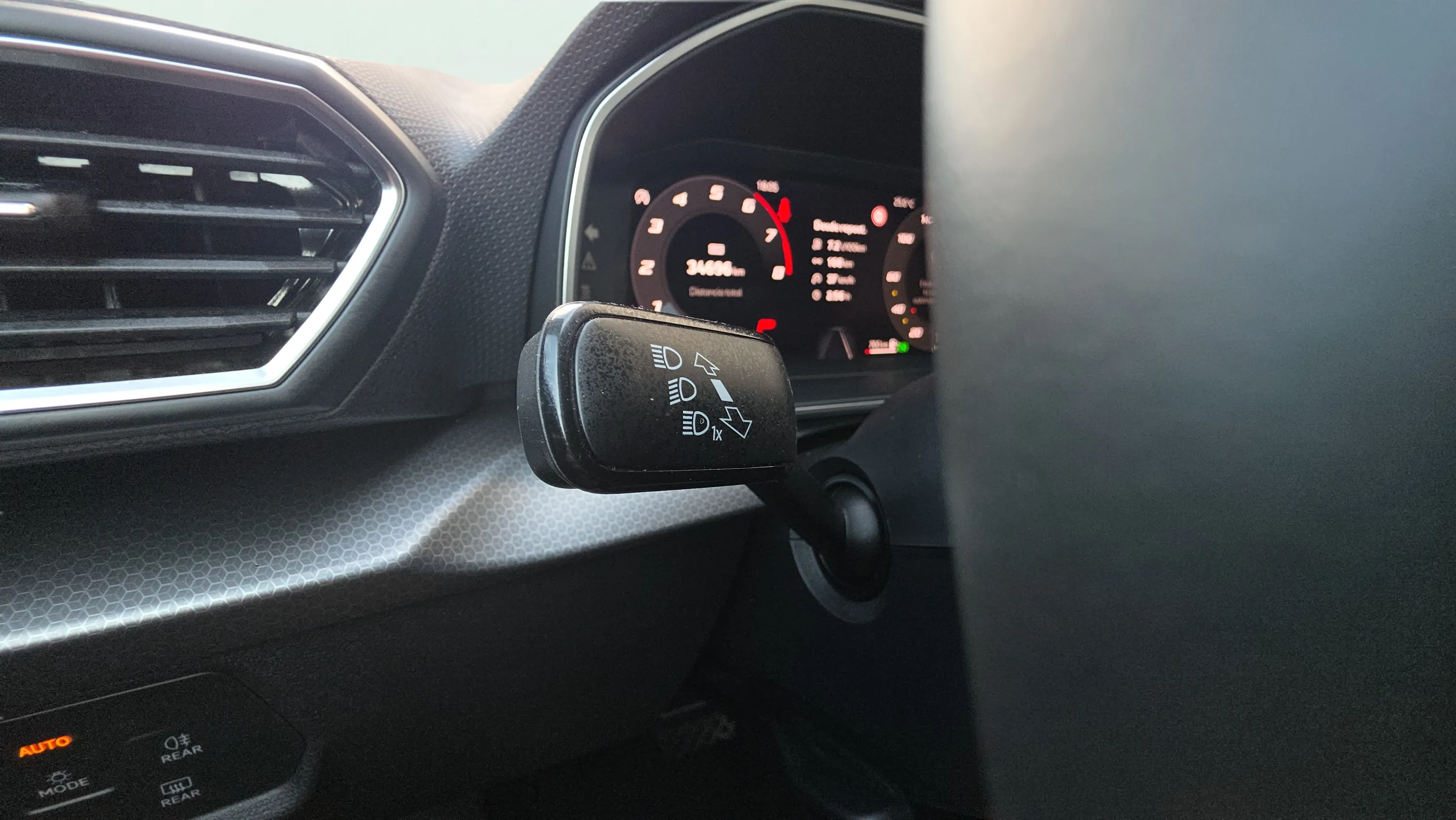 SEAT León SP 1.5 eTSI DSG Style 25 Aniv - foto 18