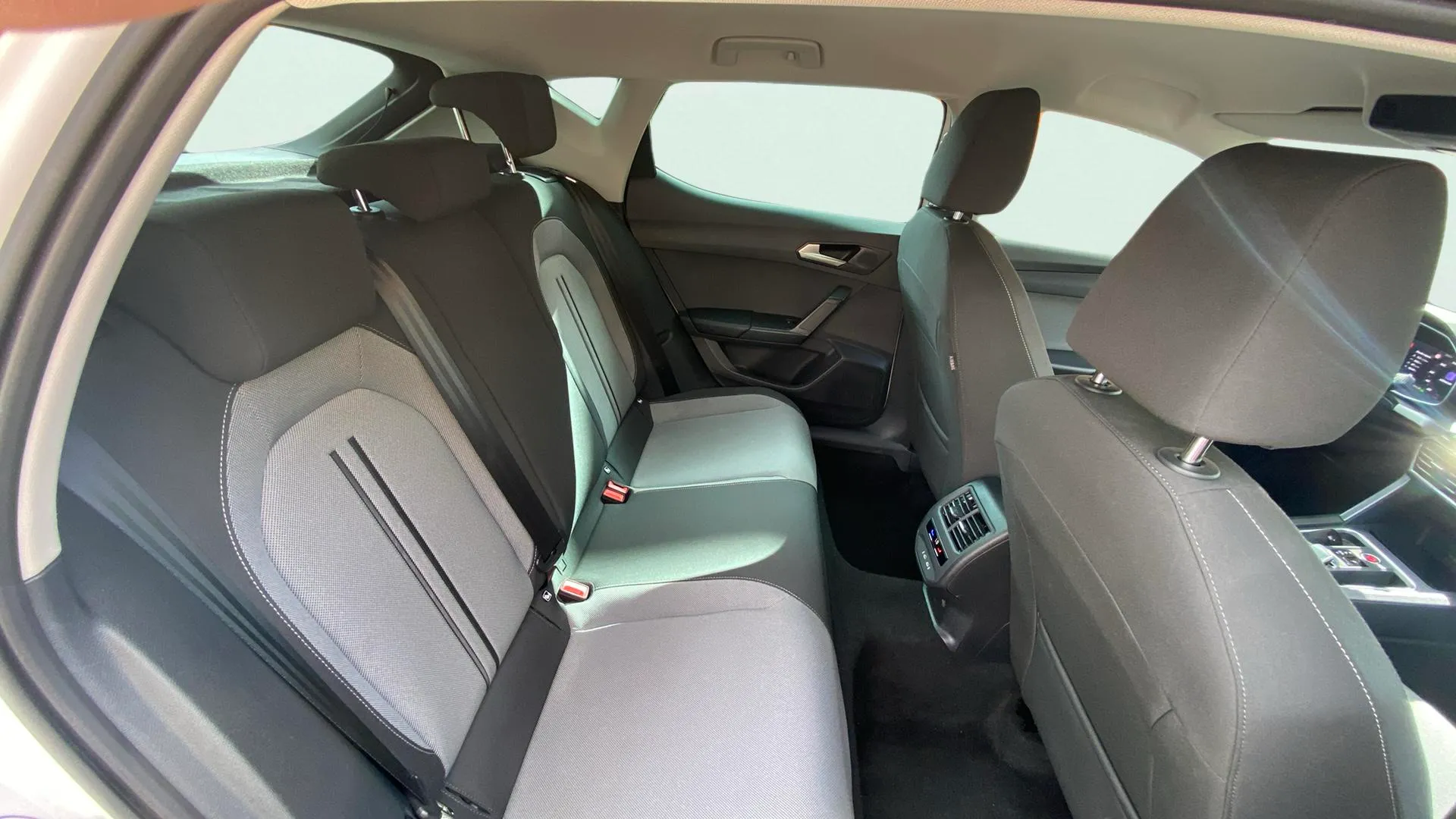 SEAT León 1.5 eTSI DSG-7 Style XL - foto 14