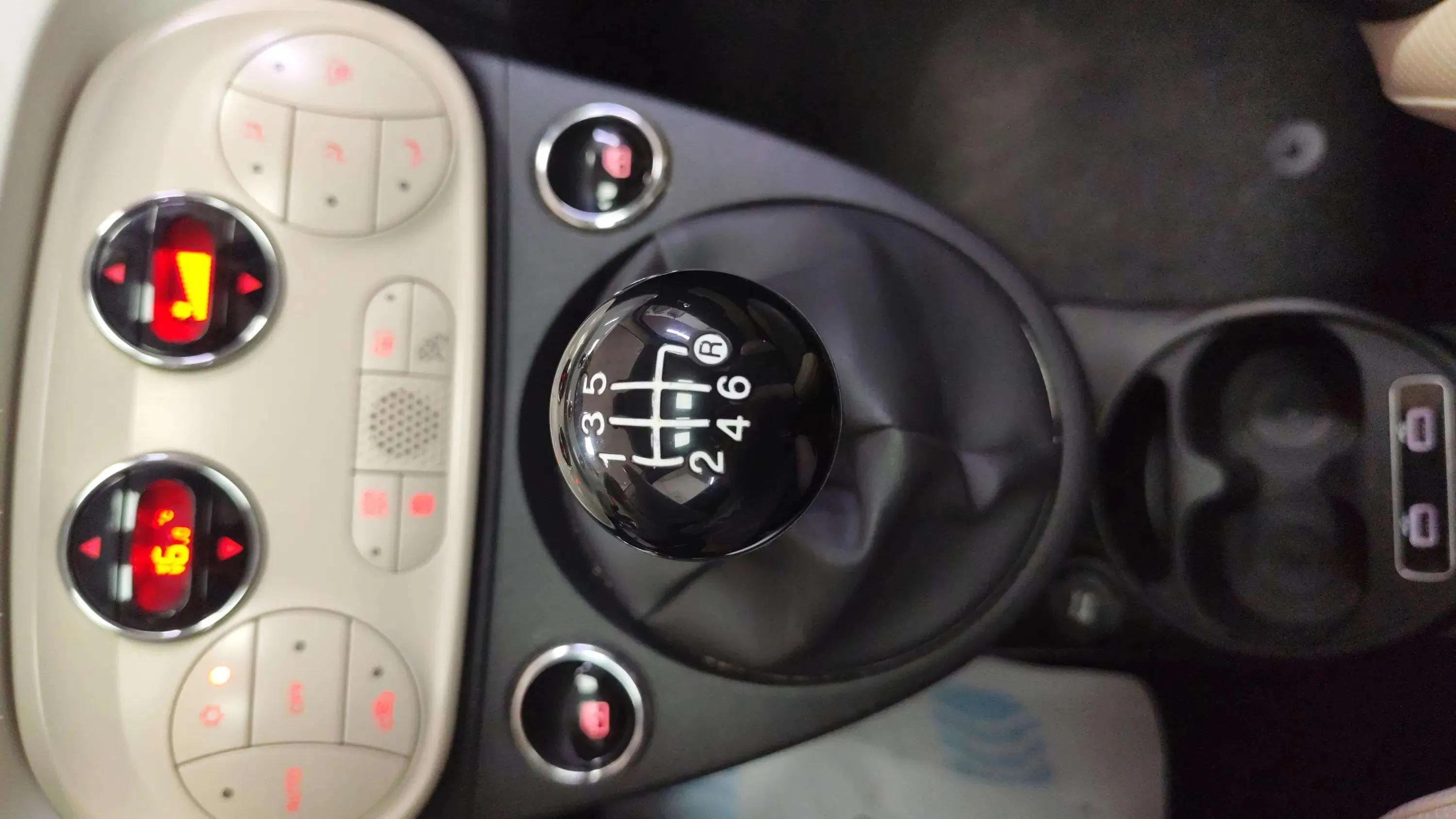 Fiat 500 Dolcevita 1.0 Hybrid - foto 15