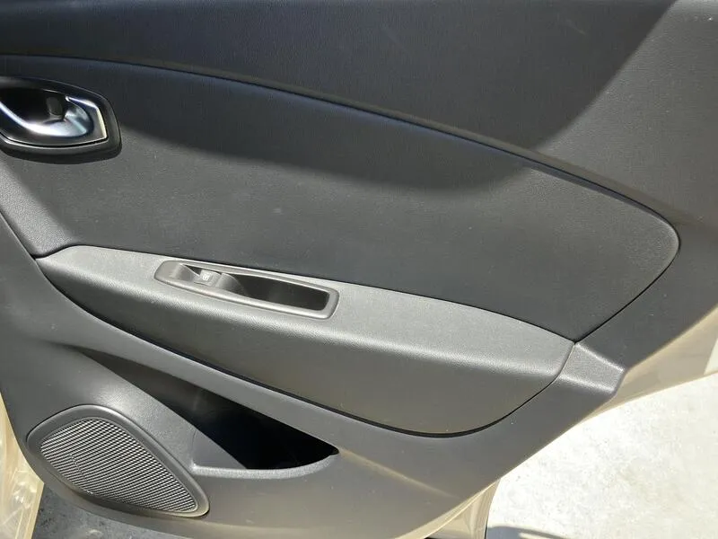 Renault Captur Zen TCe - foto 35