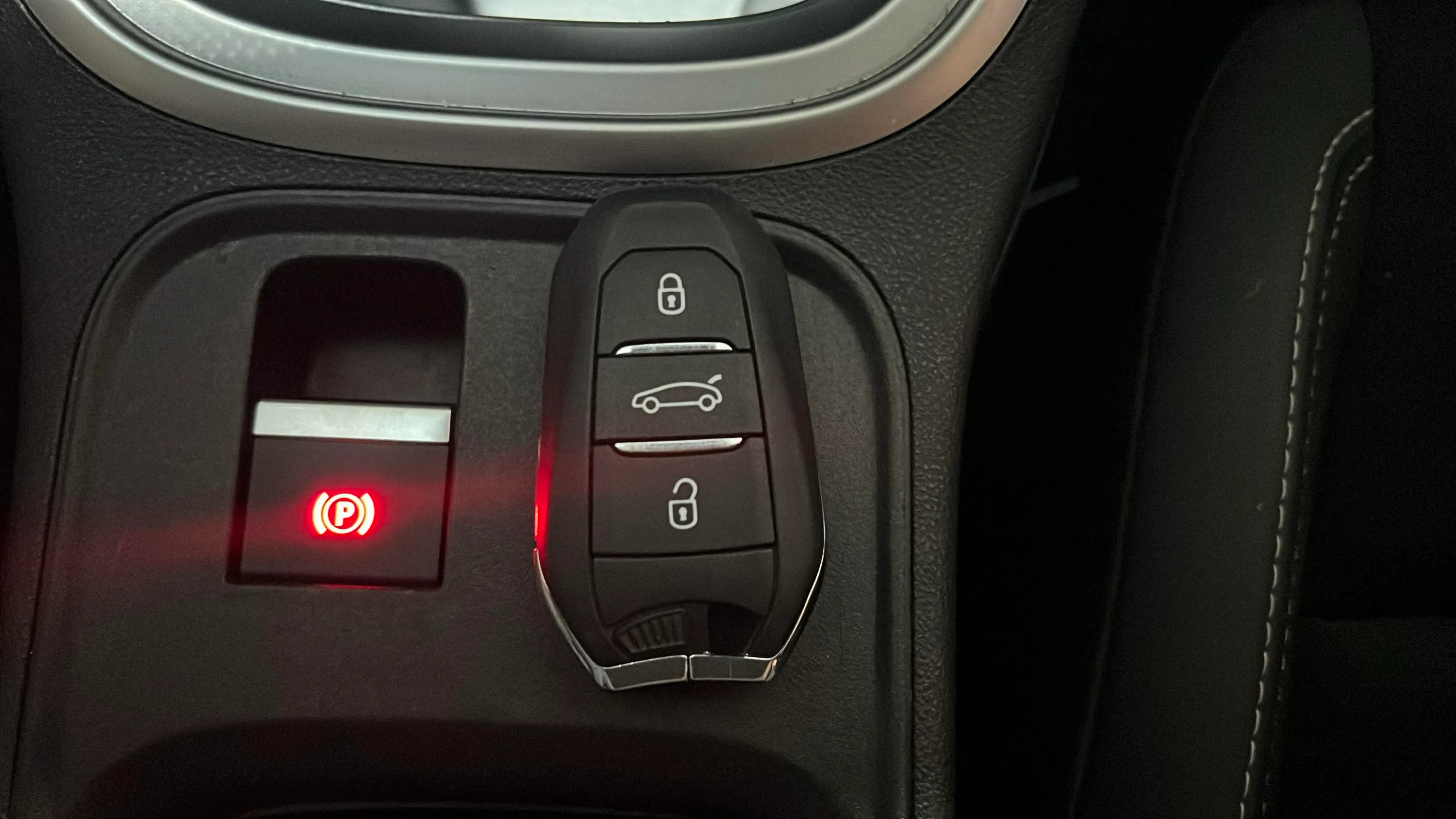 Jeep Avenger 1.2 eHybrid Altitude - foto 17