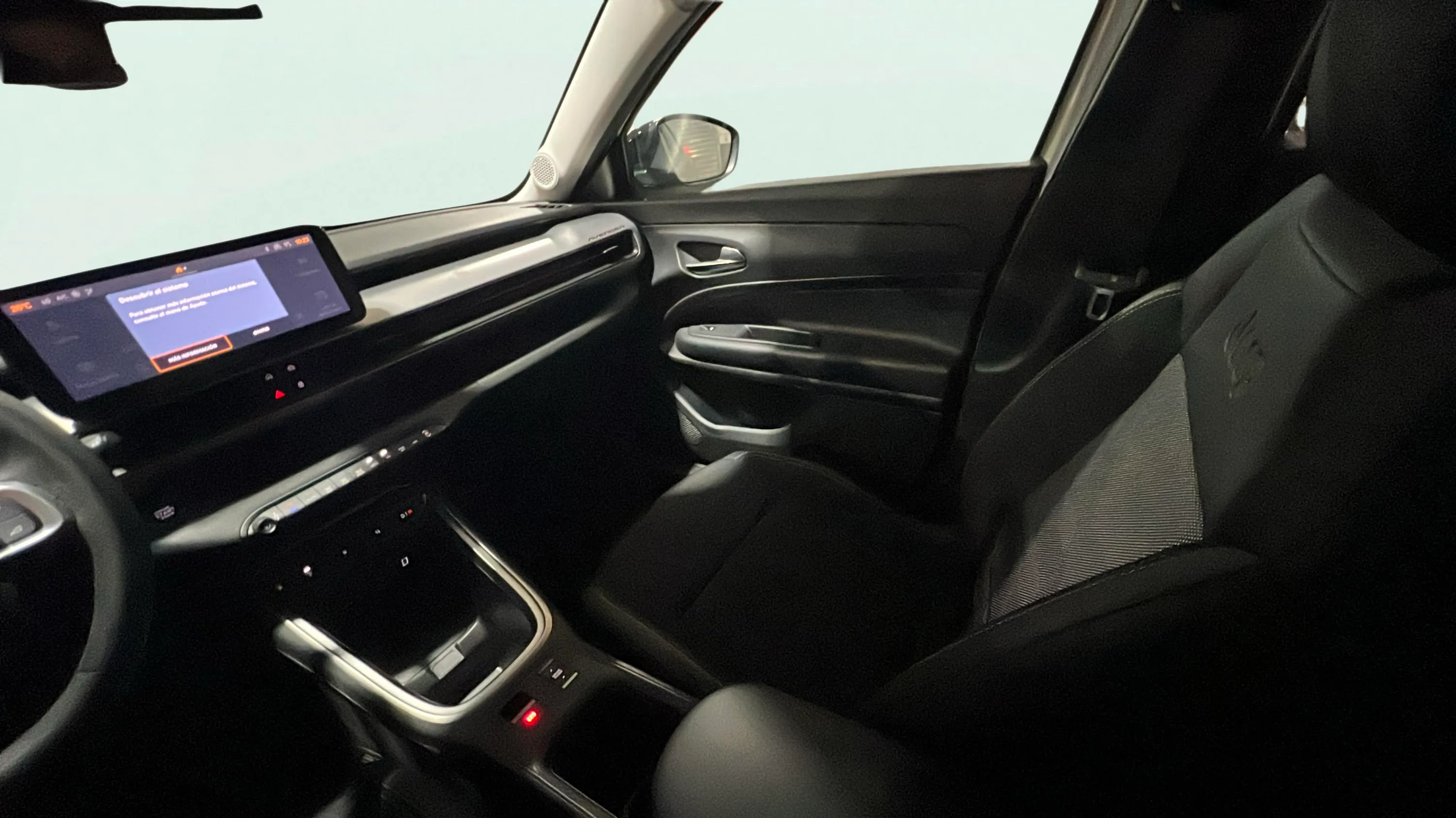 Jeep Avenger 1.2 eHybrid Altitude - foto 11