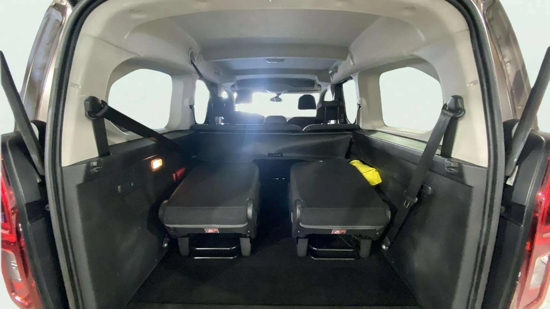 Opel Combo 1.5 TD Elegance L - foto 20