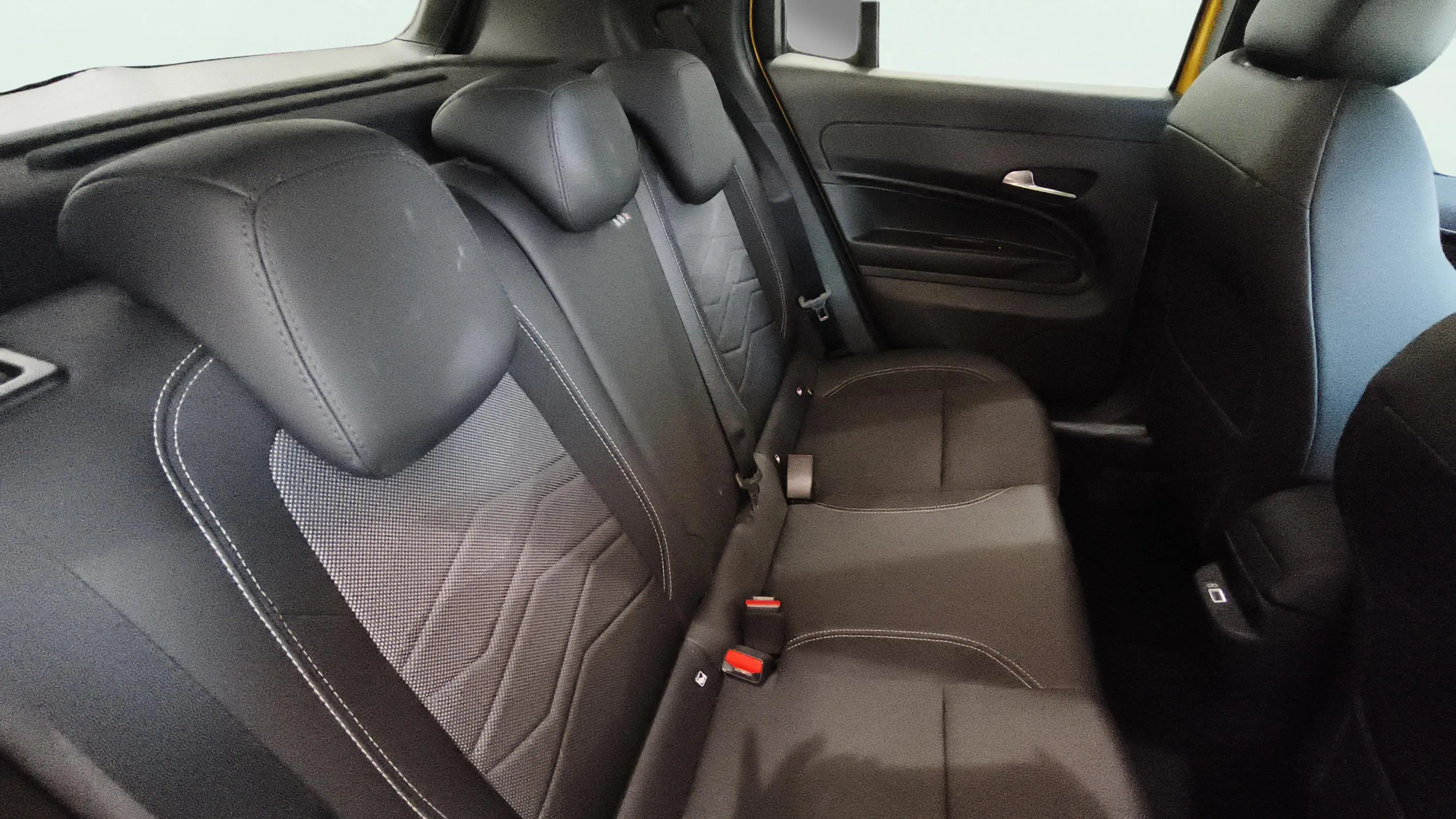 Jeep Avenger 1.2 eHybrid Altitude - foto 8