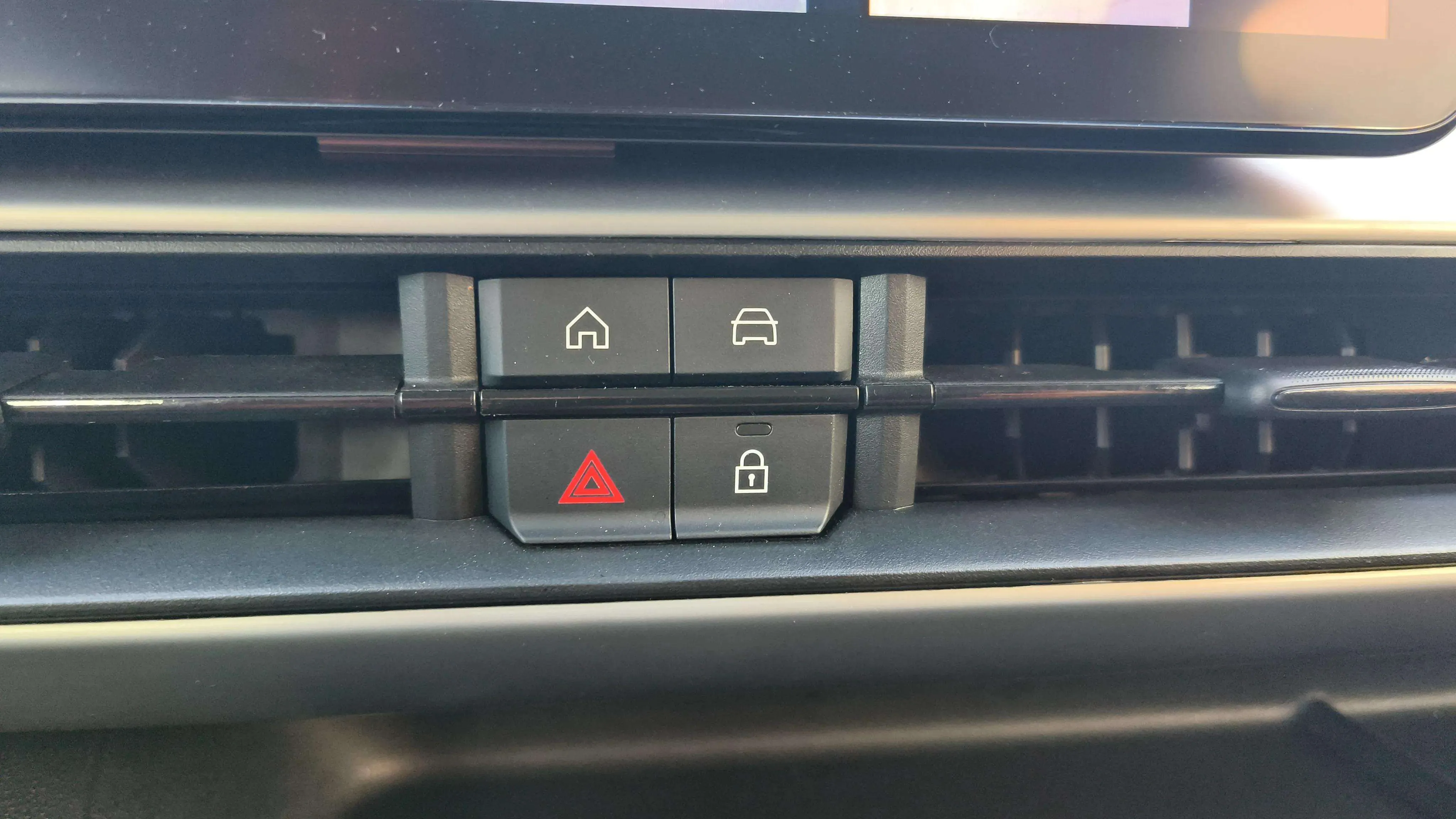 Jeep Avenger 1.2 eHybrid Altitude - foto 27