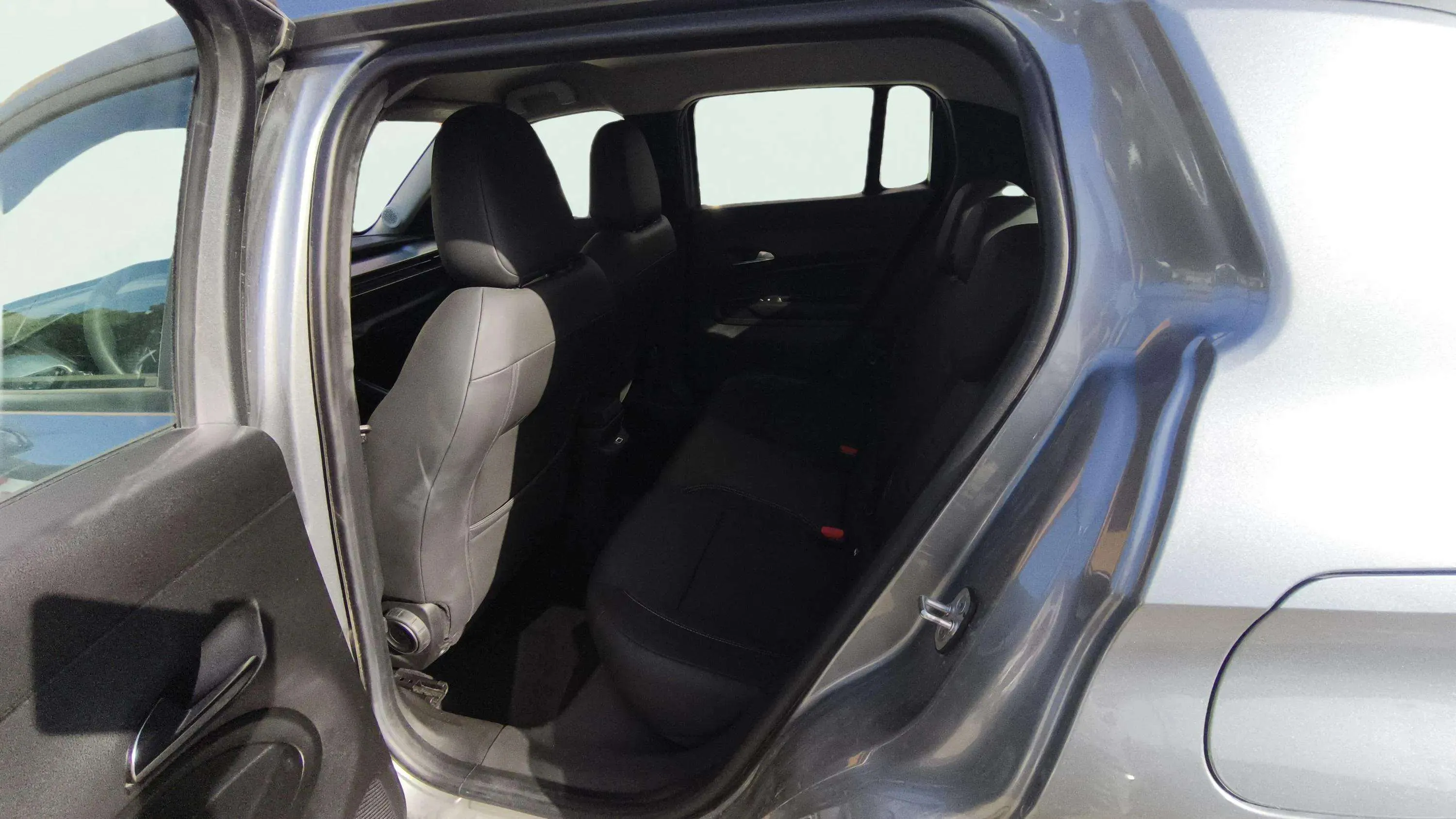 Jeep Avenger 1.2 eHybrid Altitude - foto 14