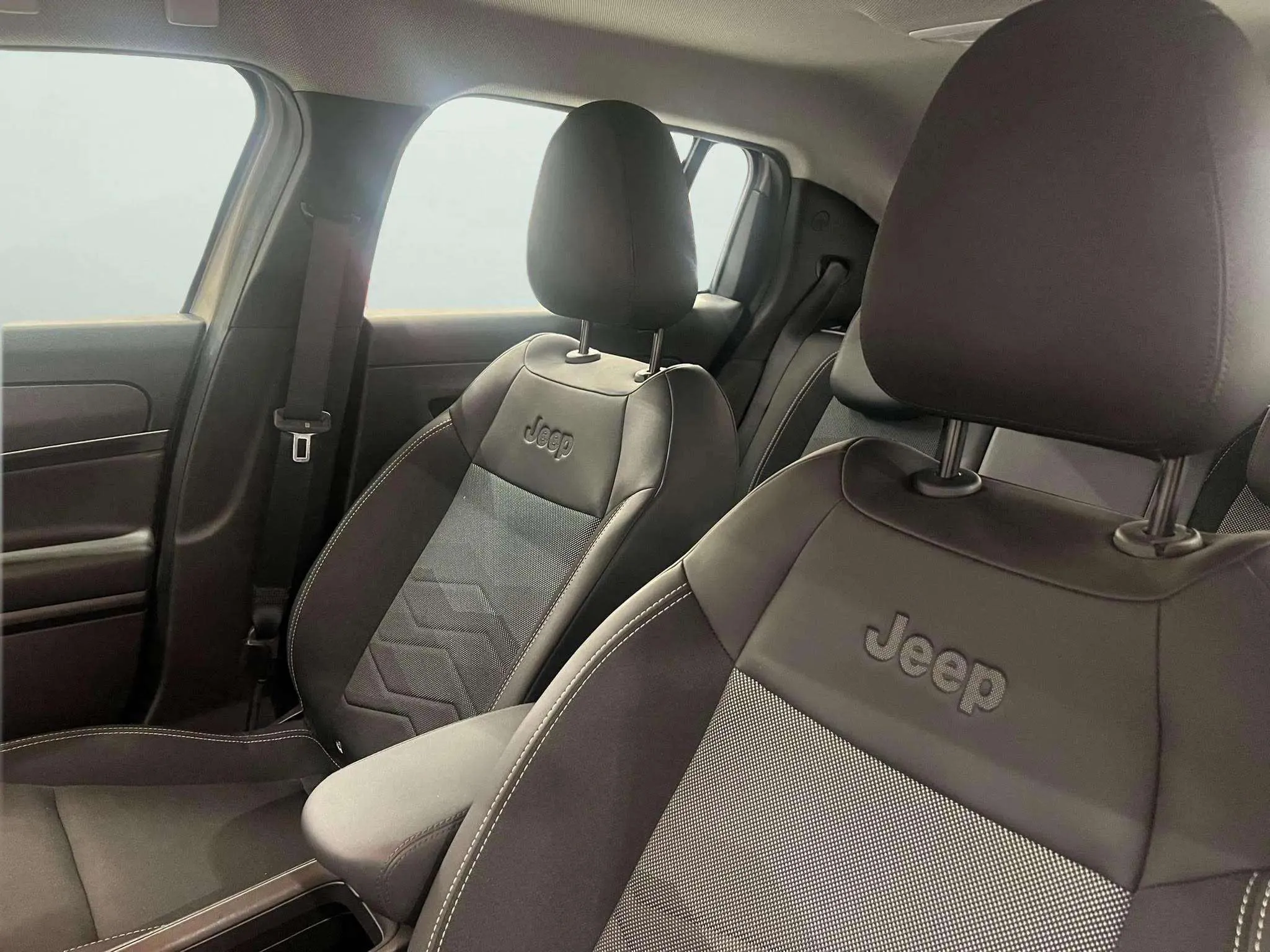 Jeep Avenger 1.2 eHybrid Altitude - foto 13
