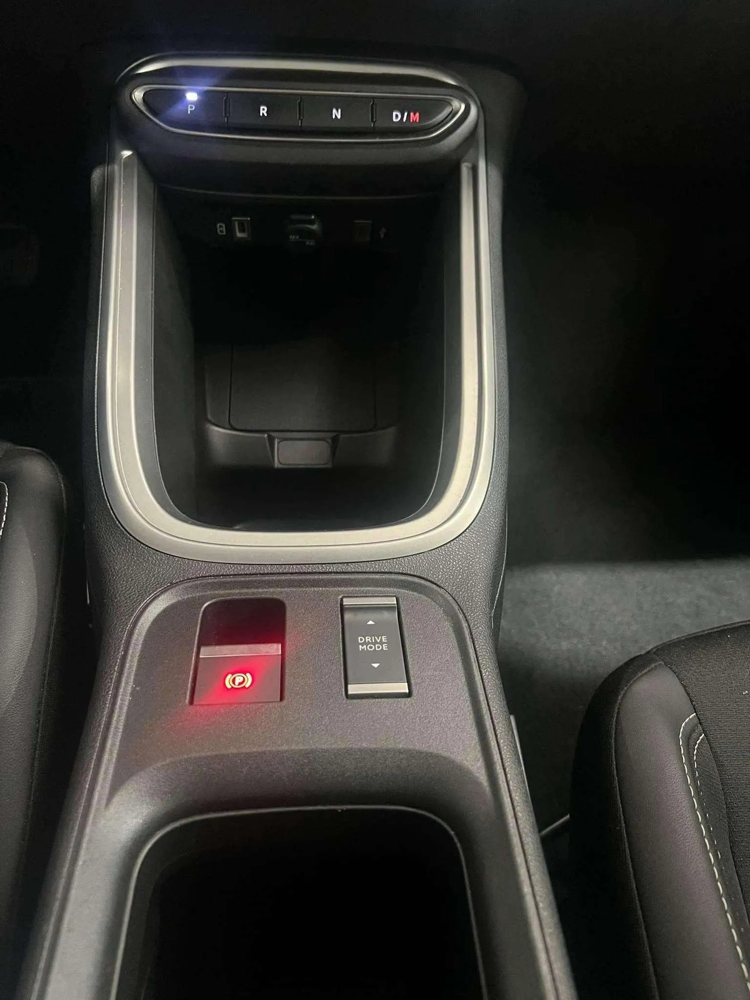 Jeep Avenger 1.2 eHybrid Altitude - foto 24