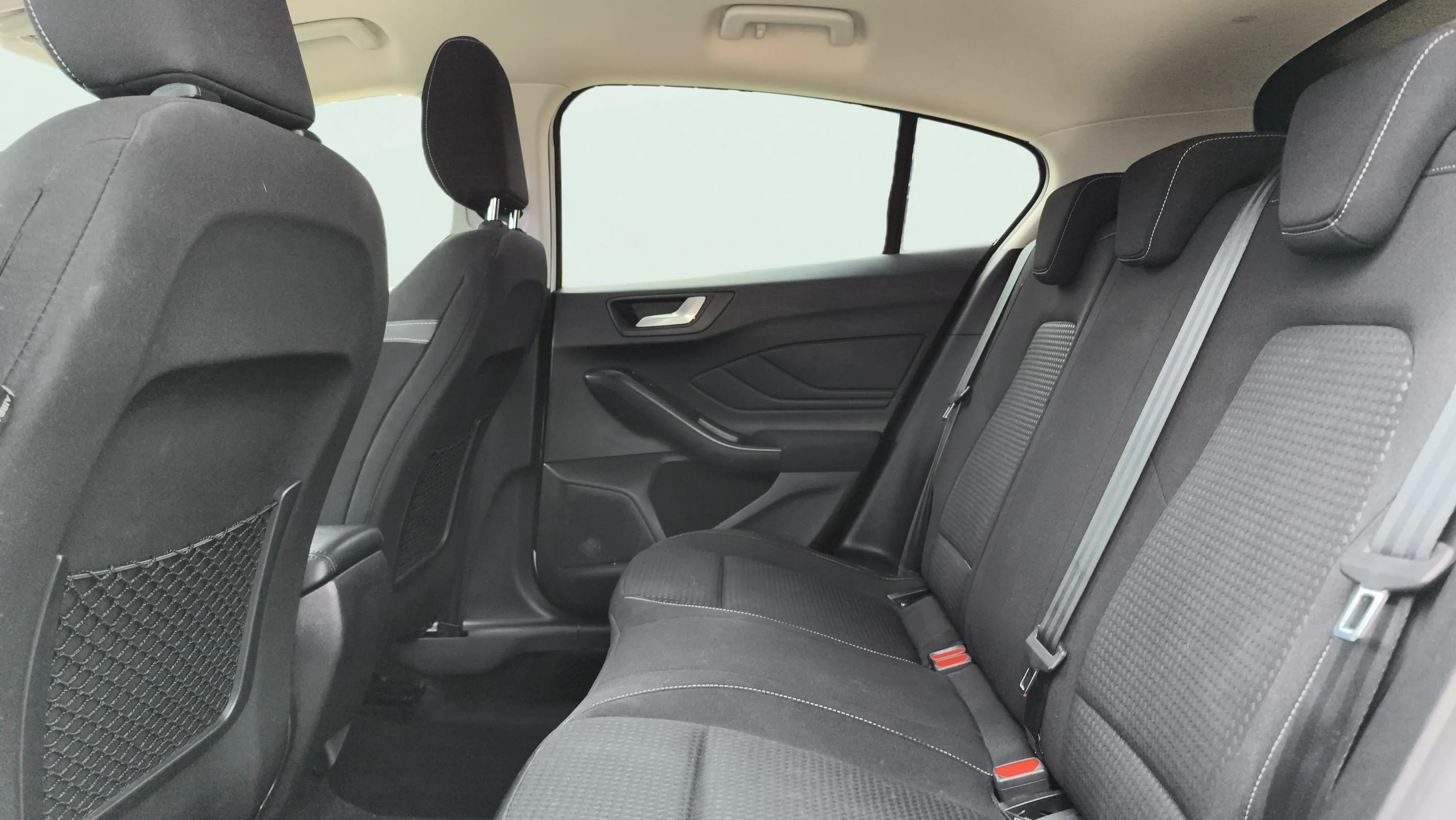 Ford Focus 1.5 EcoBlue Trend+ - foto 19