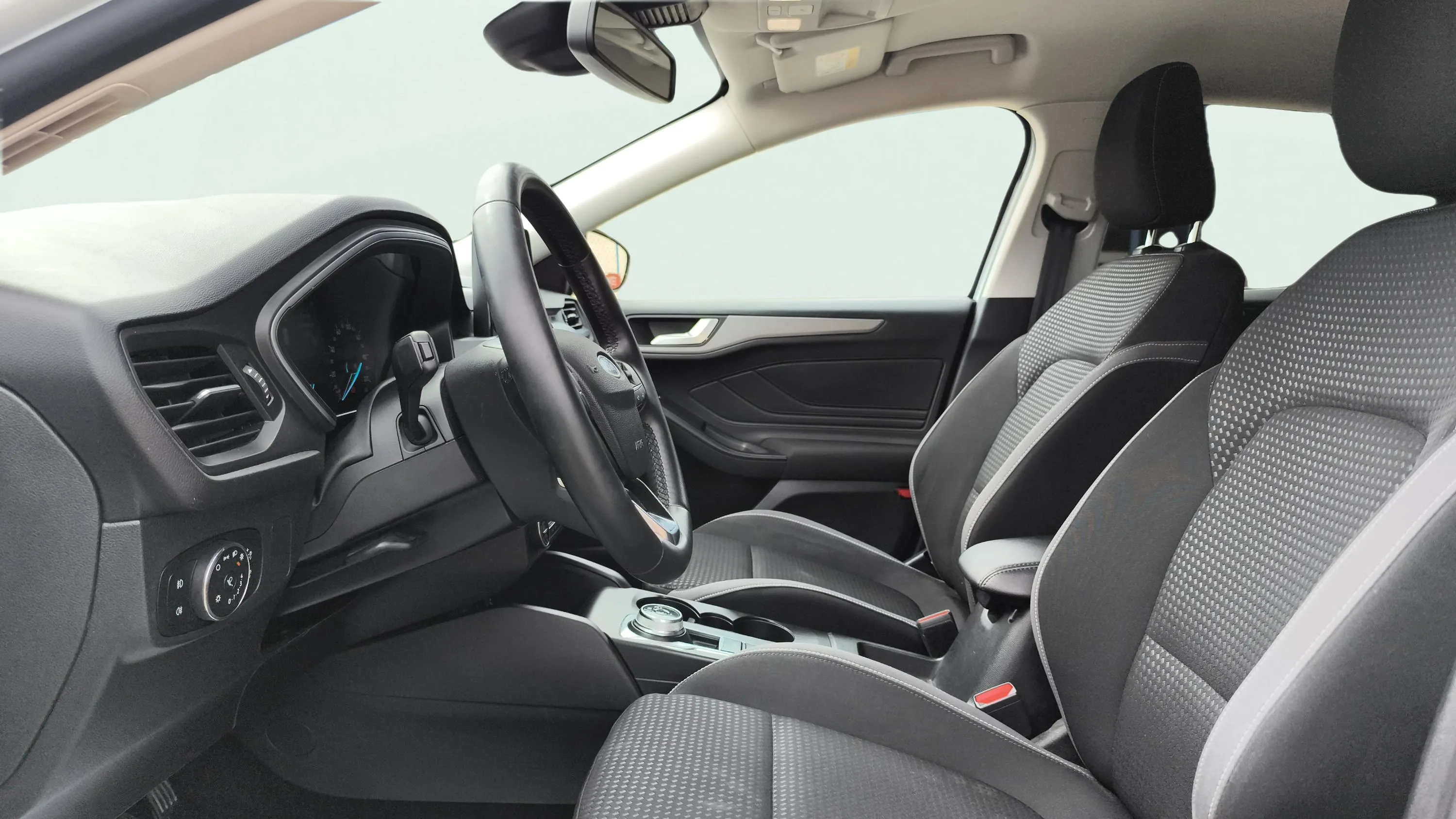 Ford Focus 1.5 EcoBlue Trend+ - foto 18
