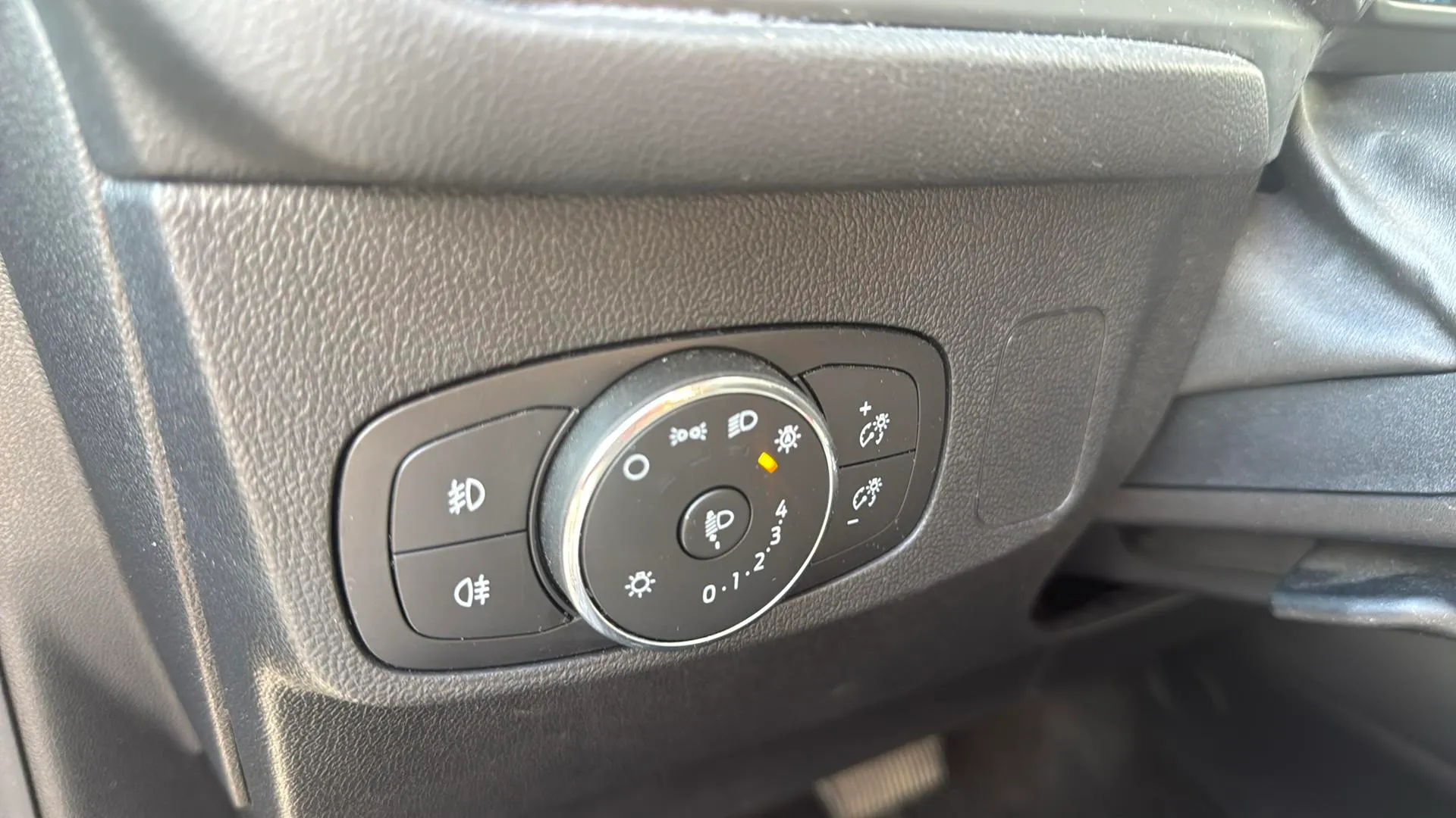 Ford Focus 1.5 EcoBlue Trend+ - foto 18