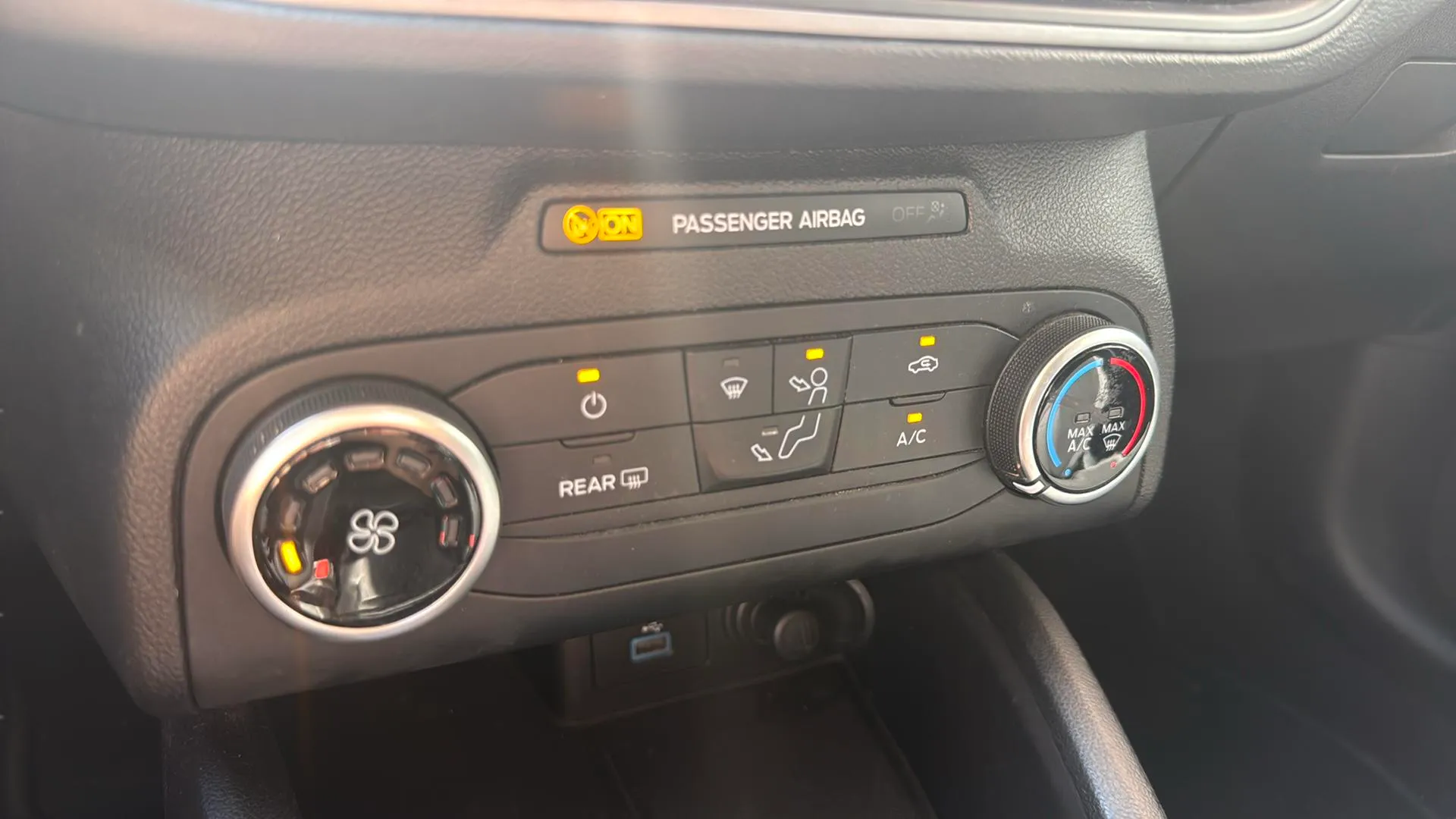 Ford Focus 1.5 EcoBlue Trend+ - foto 19